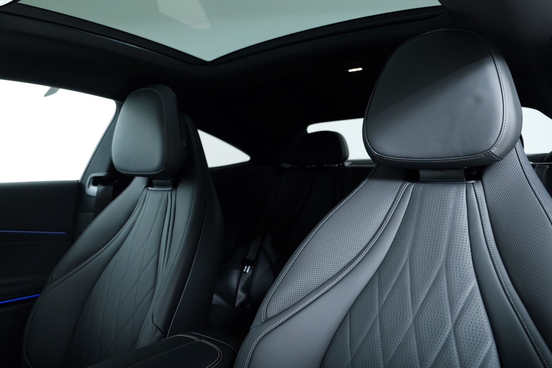 MERCEDES-BENZ CLE 450 Coupé 4Matic 9G-Tronic-image-9