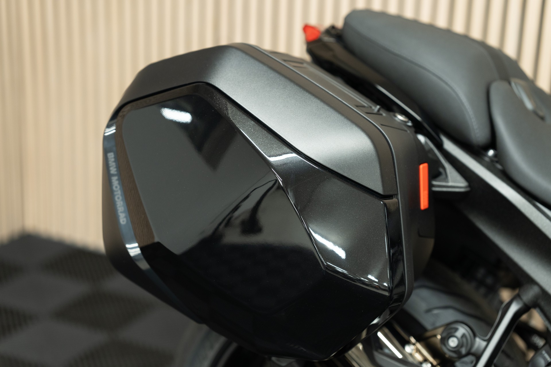 BMW R 1300 R Individual mit Seitenkofferset und CHF 1'500.- Boxer PrĂ€mie đ€đ„-image-4