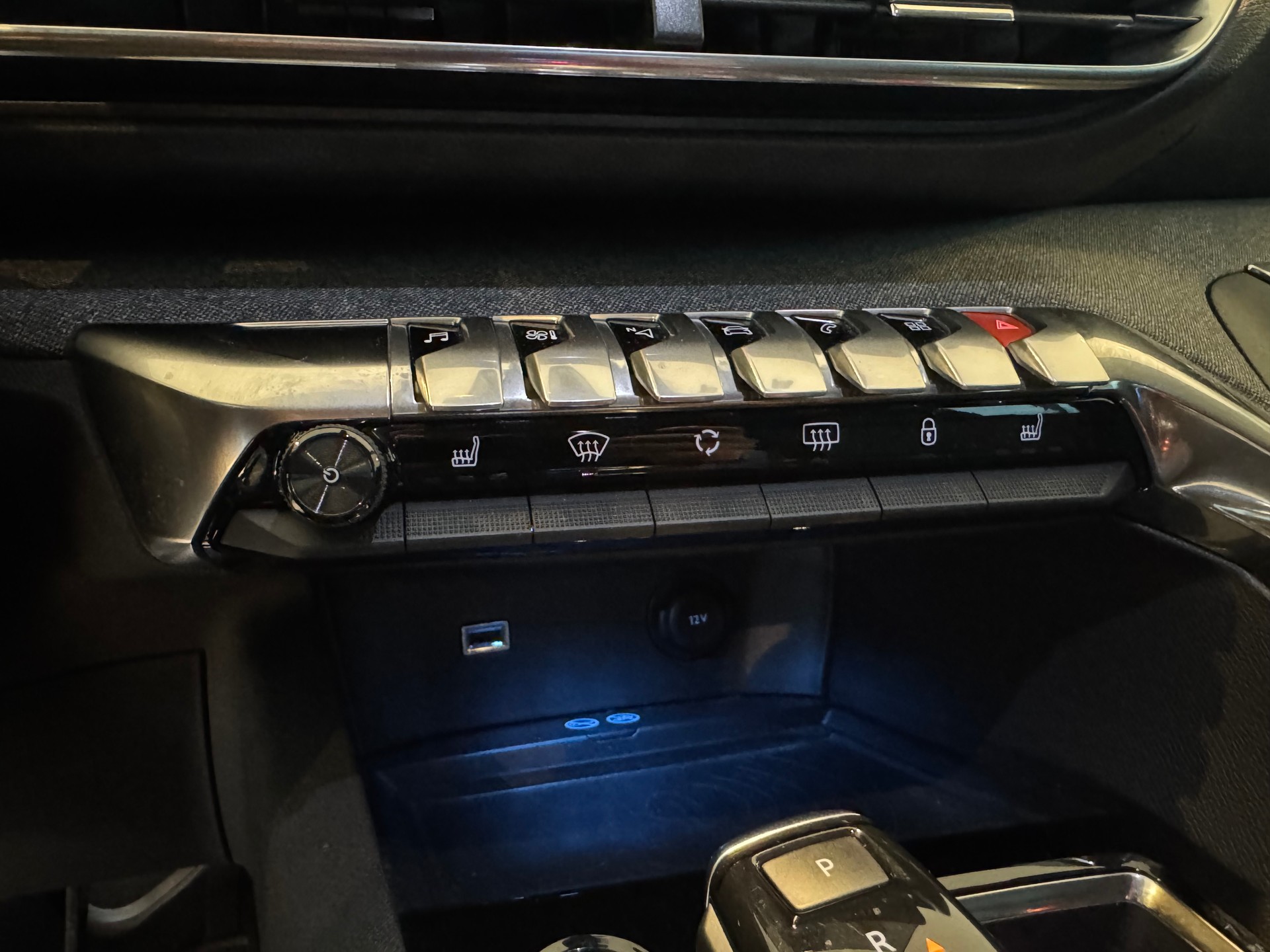 PEUGEOT 3008 1.2 PT All.Pack EAT8-image-22