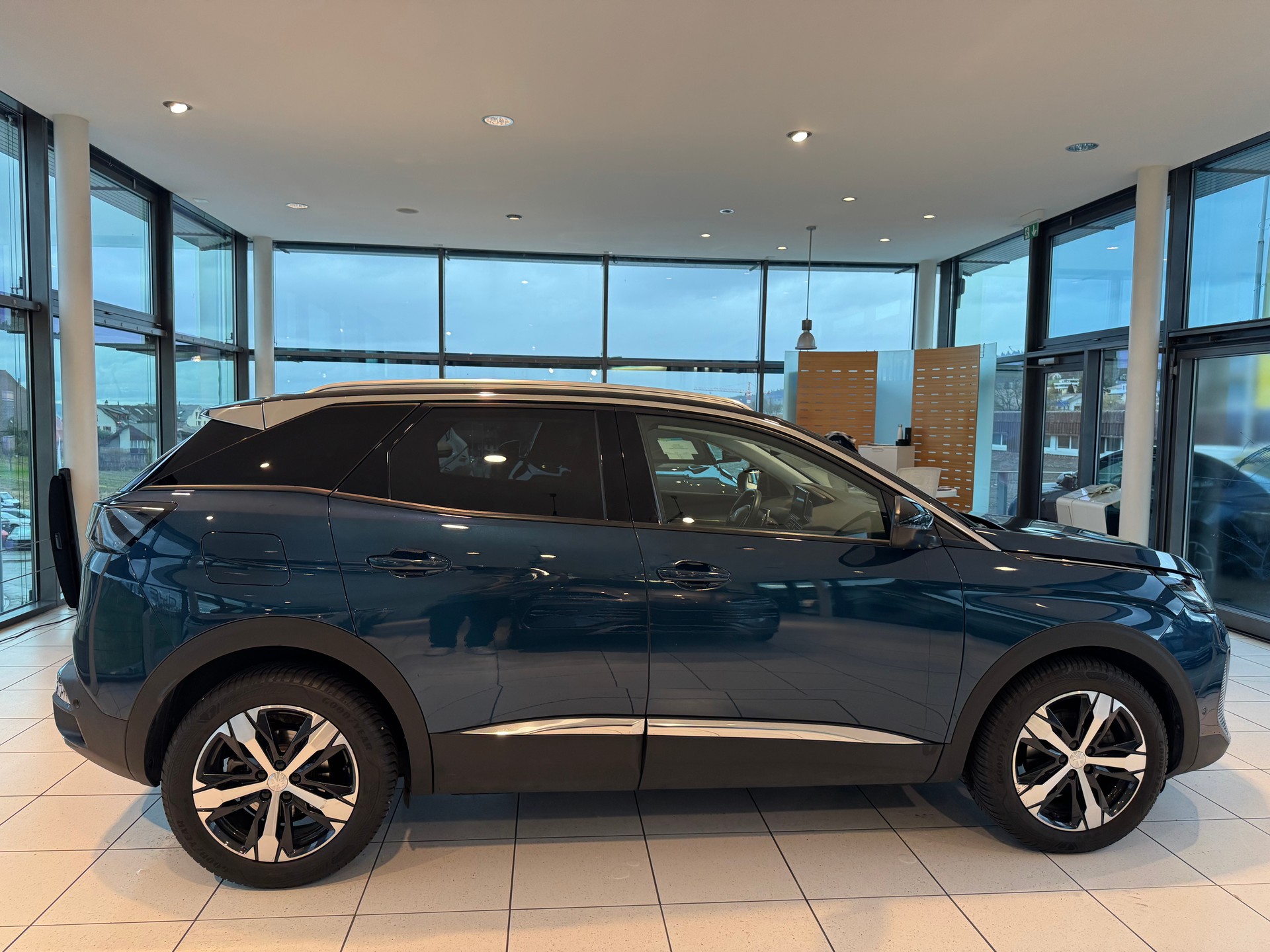 PEUGEOT 3008 1.2 PT All.Pack EAT8-image-6