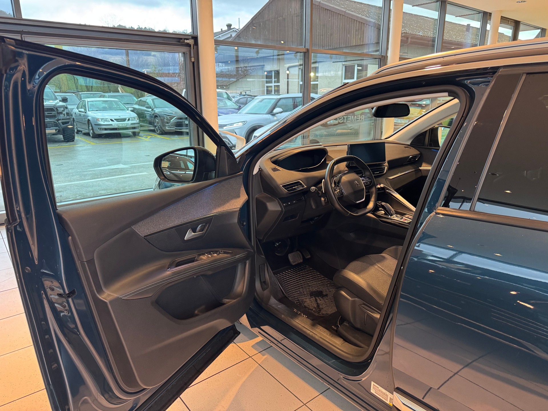 PEUGEOT 3008 1.2 PT All.Pack EAT8-image-10