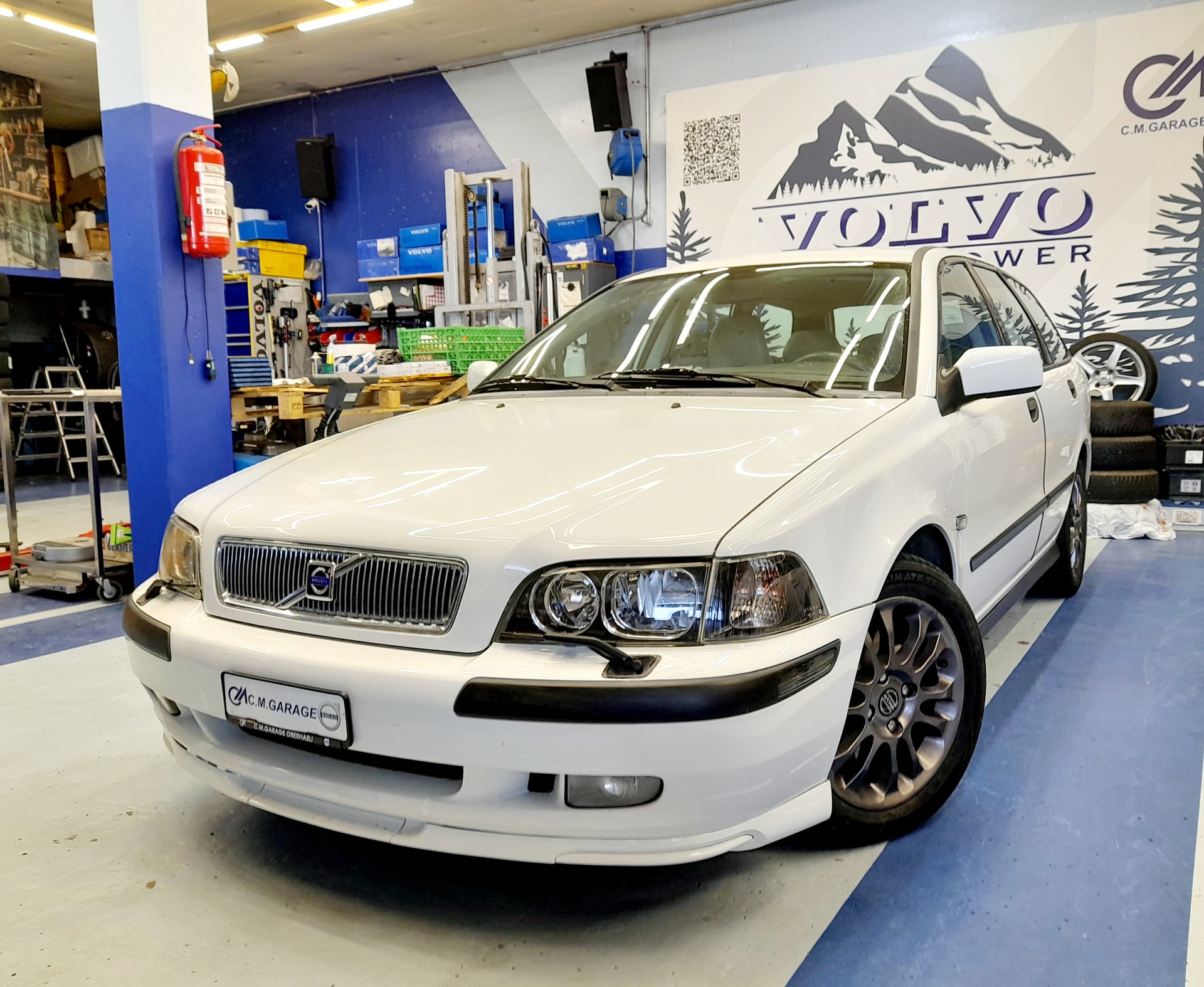 VOLVO V40 2.0T Elegance Edition