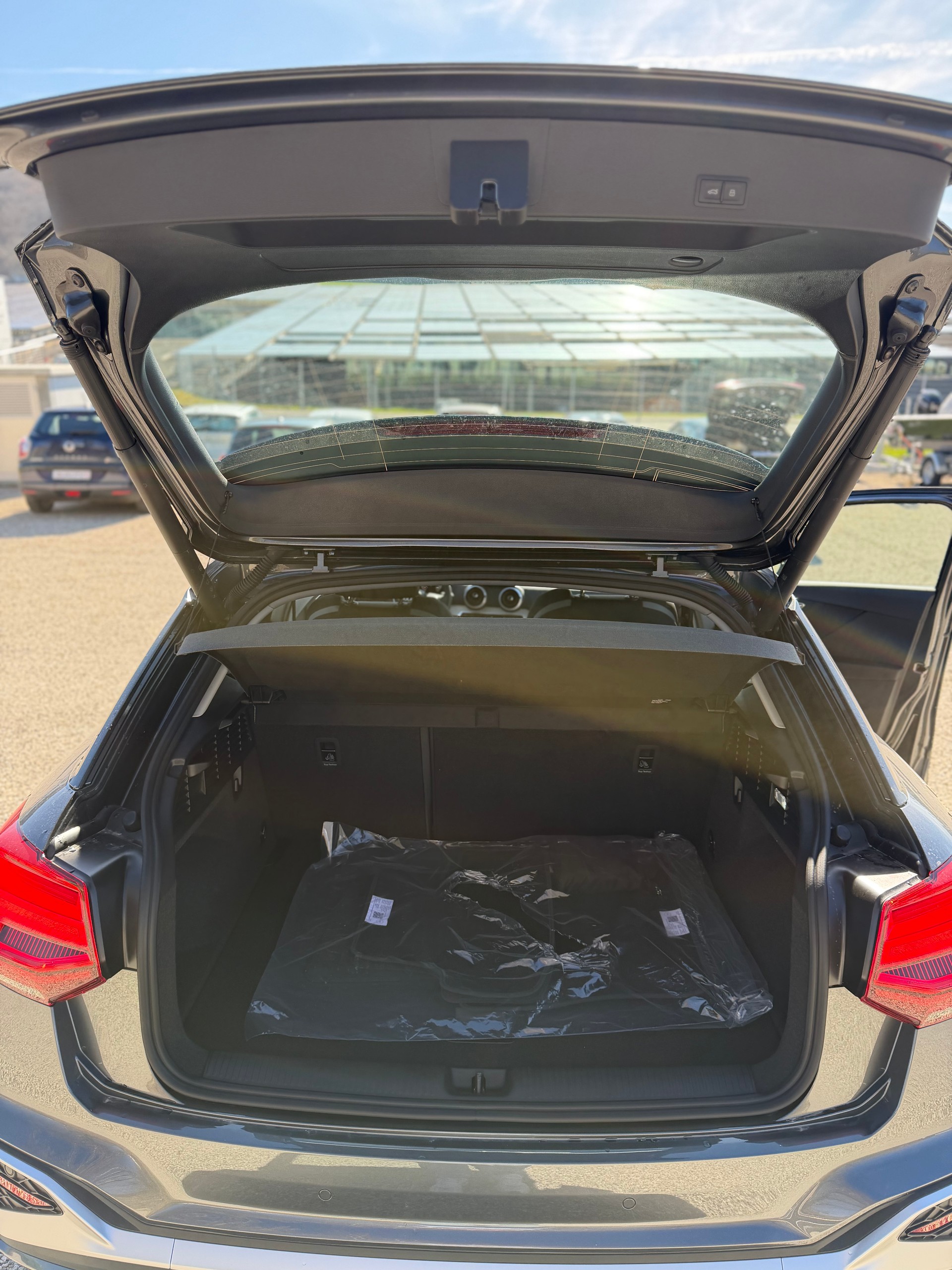 AUDI Q2 35 TFSI S line S-tronic PANORAMIQUE-image-15
