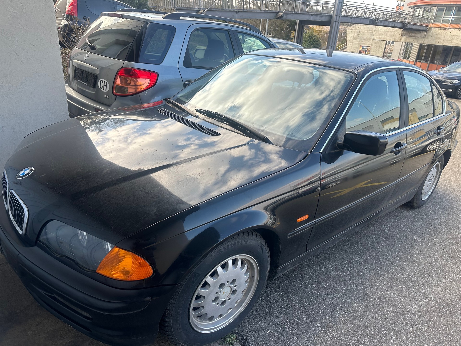 BMW 323i