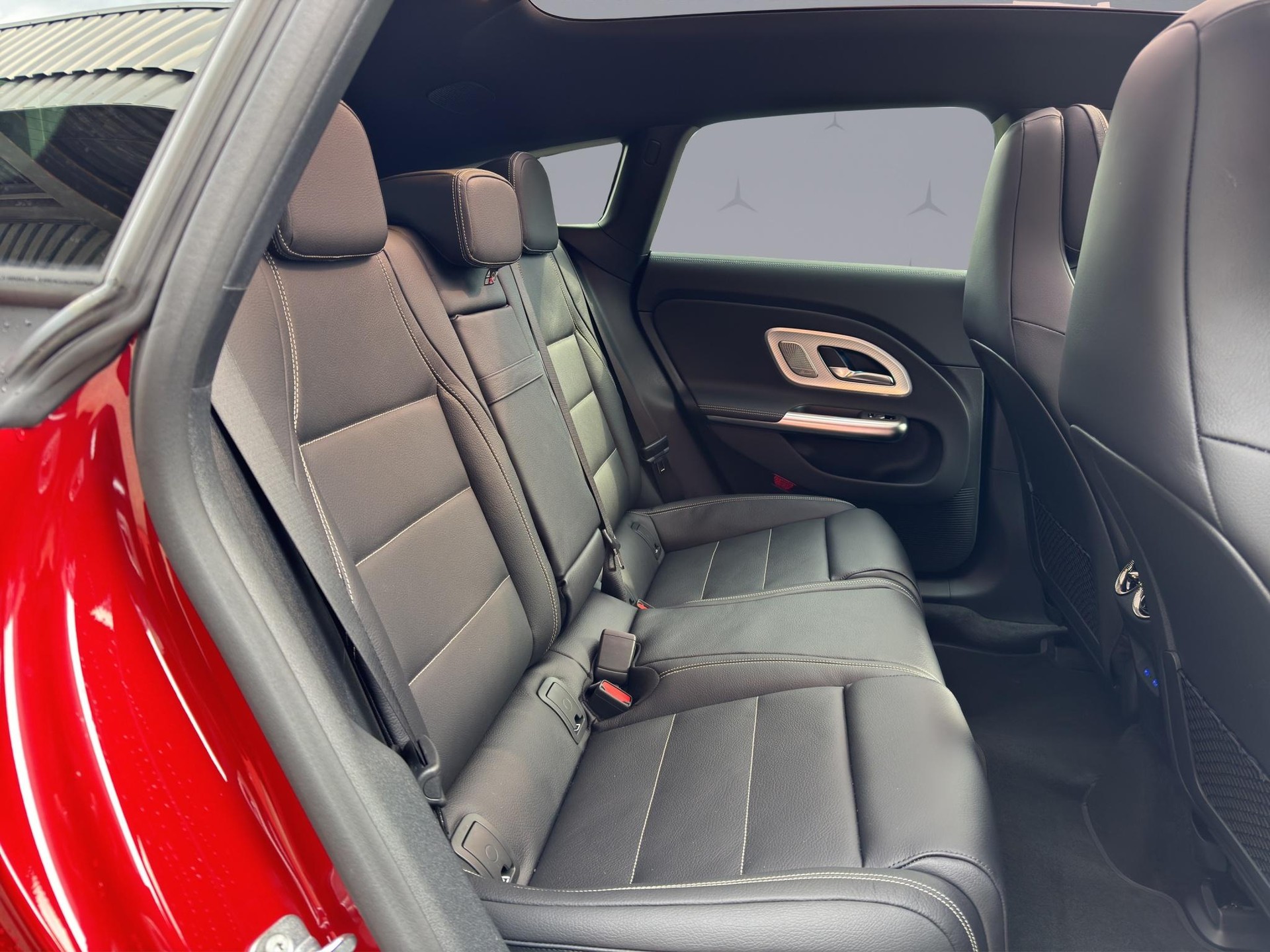 MERCEDES-BENZ CLA 350 4matic Shooting Brake-image-16