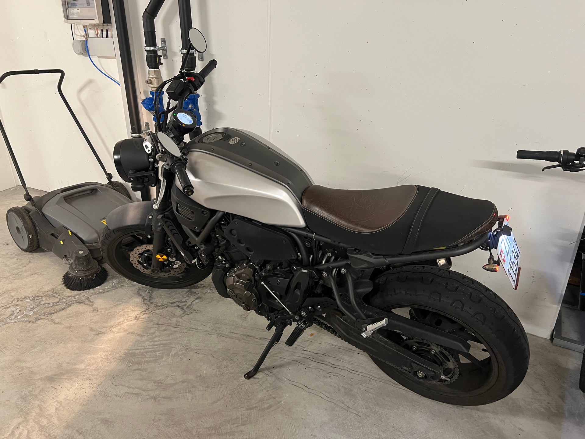 YAMAHA XSR 700-image-2