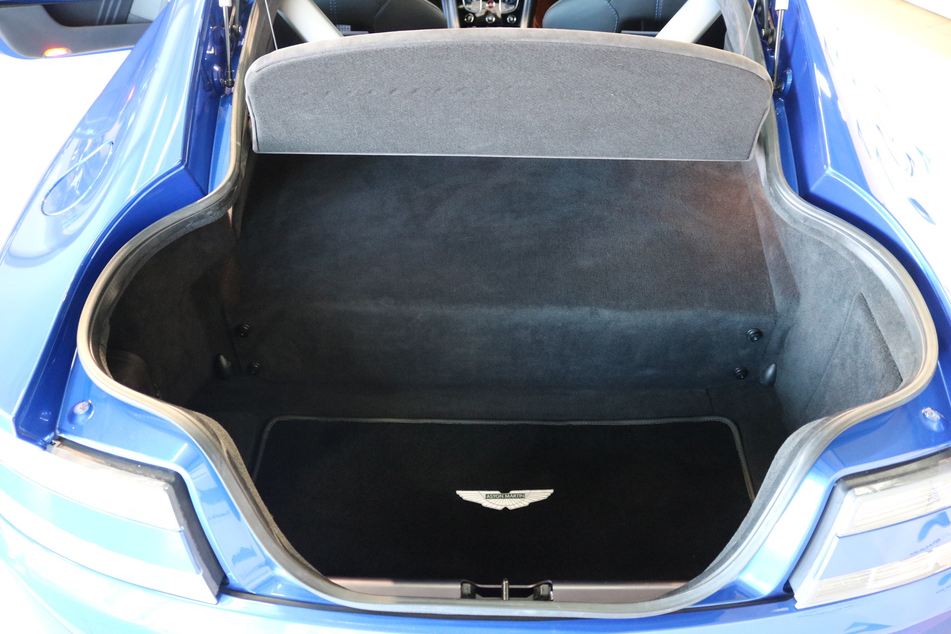 ASTON MARTIN V8 Vantage 4.7 S Sportshift-image-54