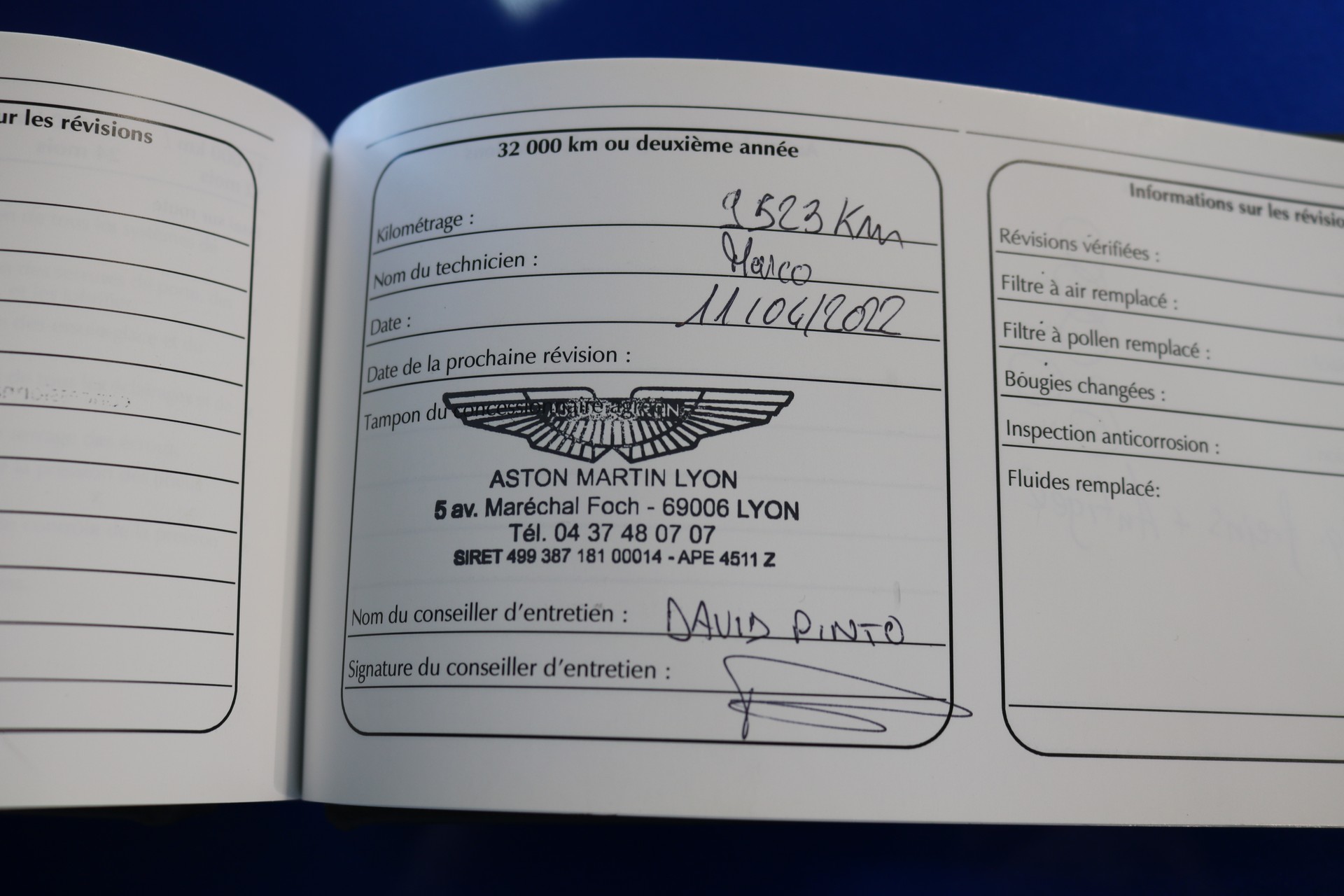 ASTON MARTIN V8 Vantage 4.7 S Sportshift-image-47