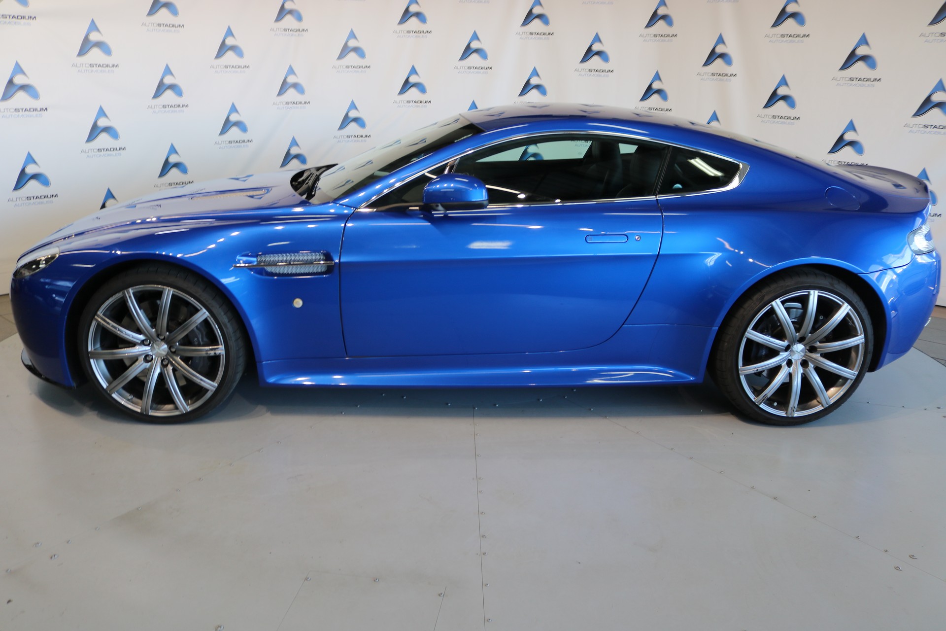 ASTON MARTIN V8 Vantage 4.7 S Sportshift-image-12