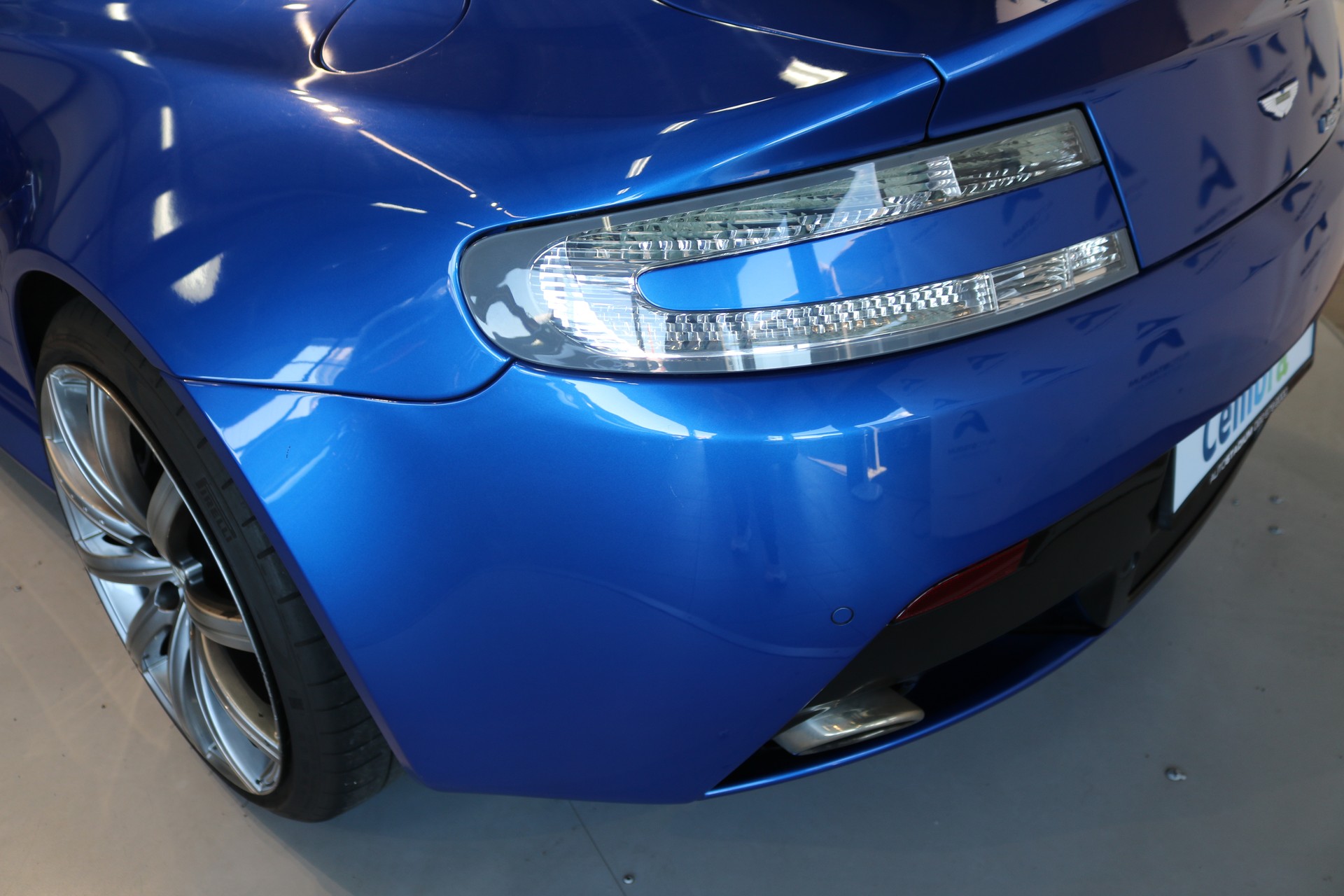 ASTON MARTIN V8 Vantage 4.7 S Sportshift-image-33