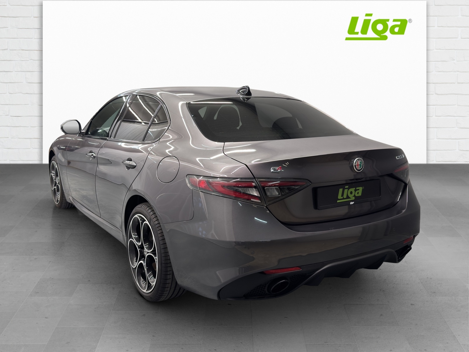 ALFA ROMEO Giulia 2.0 Q4 Veloce-showroom-element-3