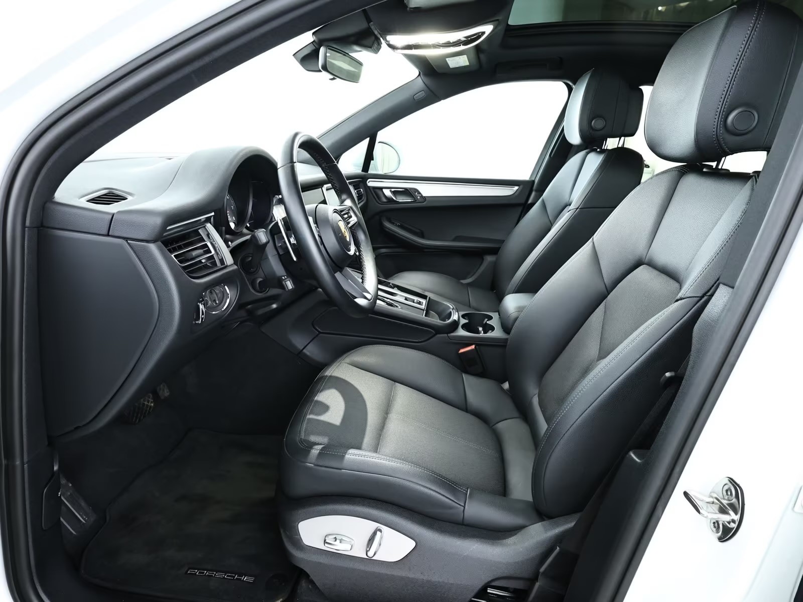 PORSCHE Macan S PDK-image-9