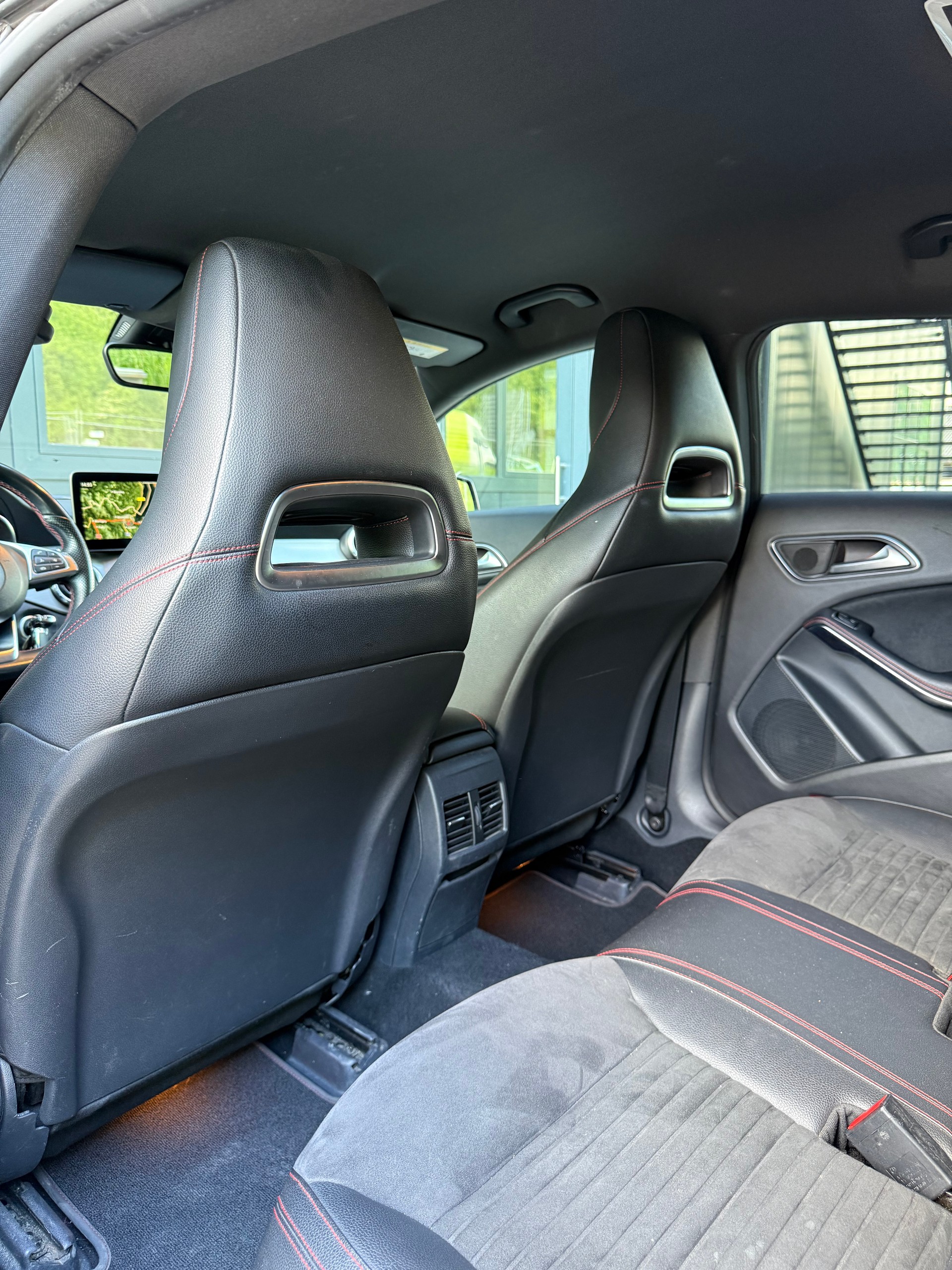 MERCEDES-BENZ CLA 220 d AMG Line 4Matic 7G-DCT-image-10