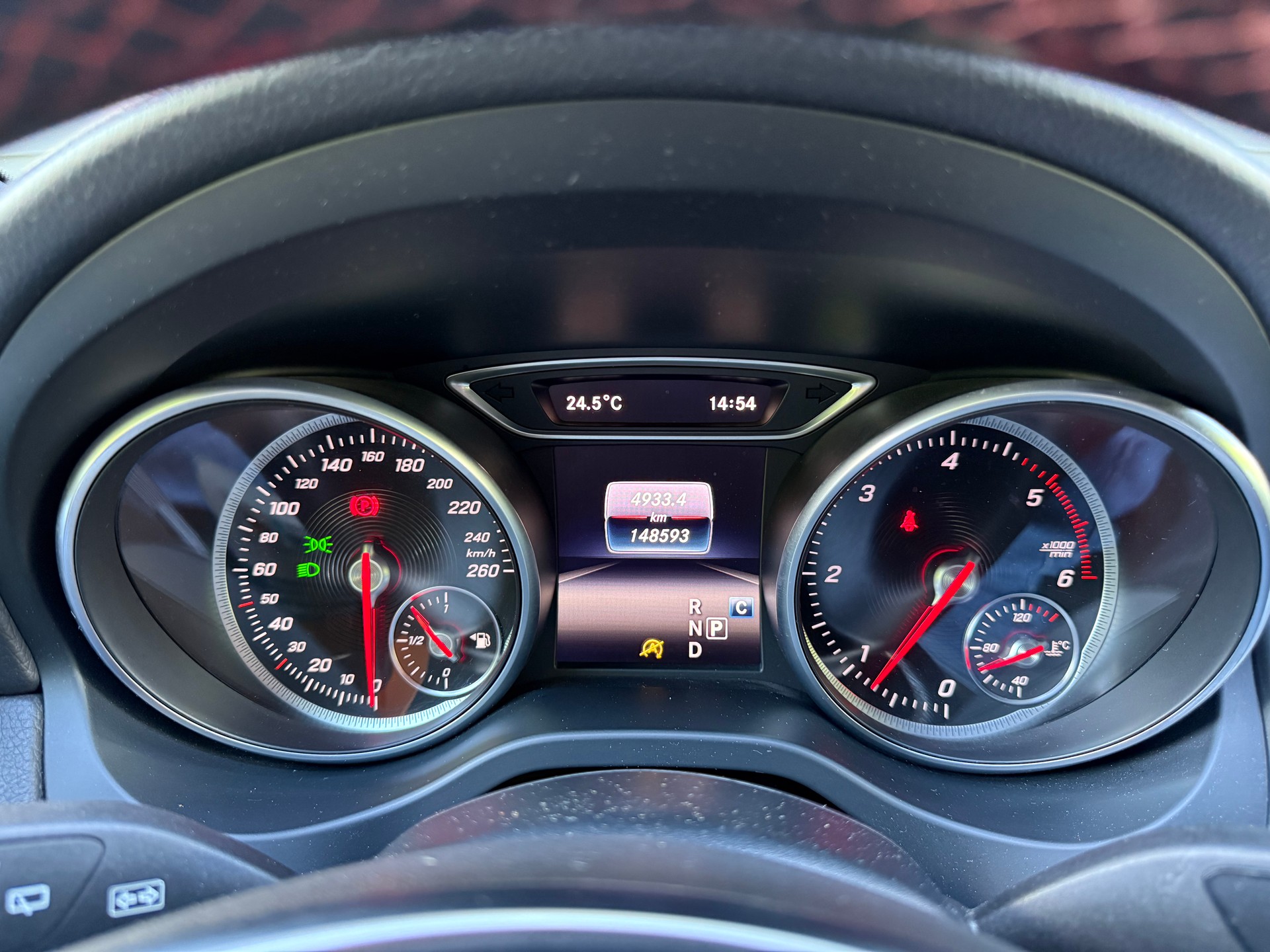 MERCEDES-BENZ CLA 220 d AMG Line 4Matic 7G-DCT-image-9