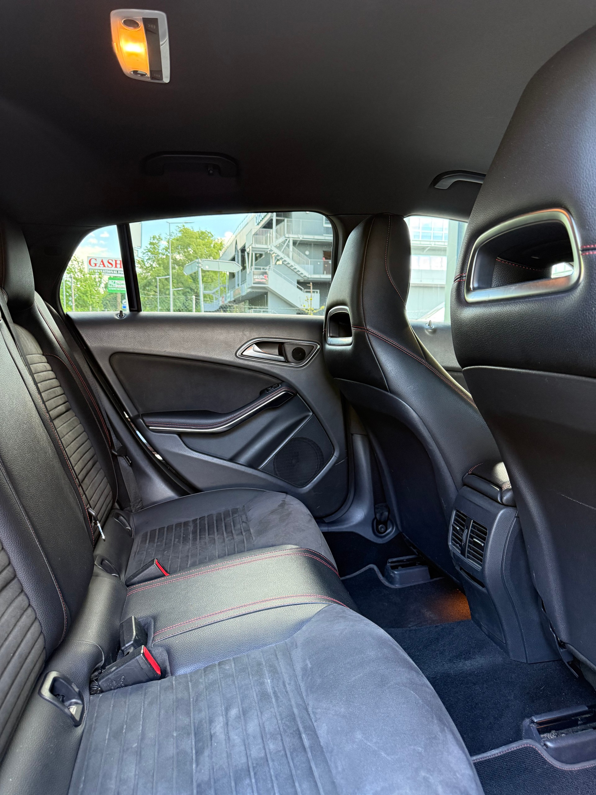 MERCEDES-BENZ CLA 220 d AMG Line 4Matic 7G-DCT-image-13