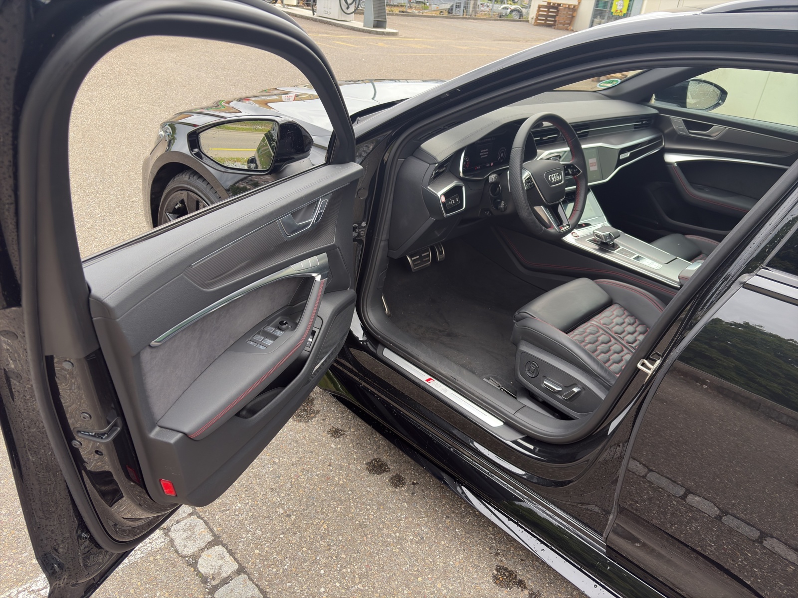 AUDI RS6 Avant 4.0 V8 TFSI quattro T-Tronic-image-4