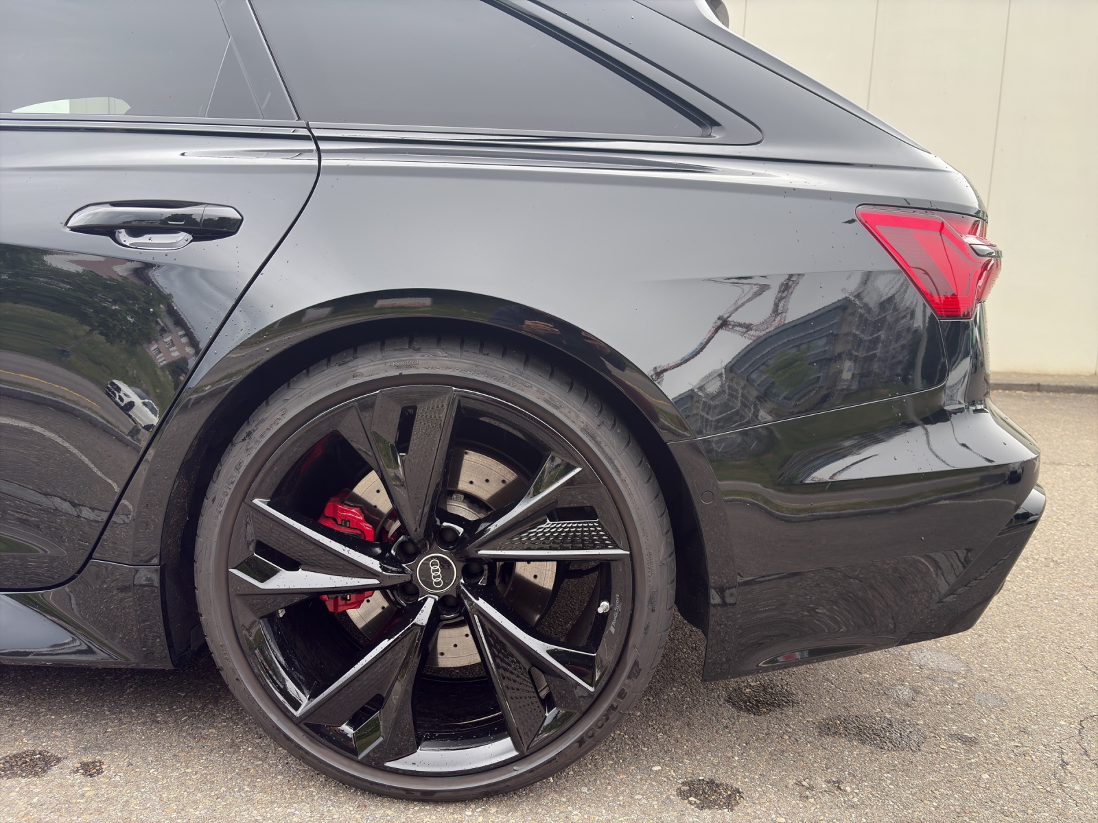 AUDI RS6 Avant 4.0 V8 TFSI quattro T-Tronic-image-14
