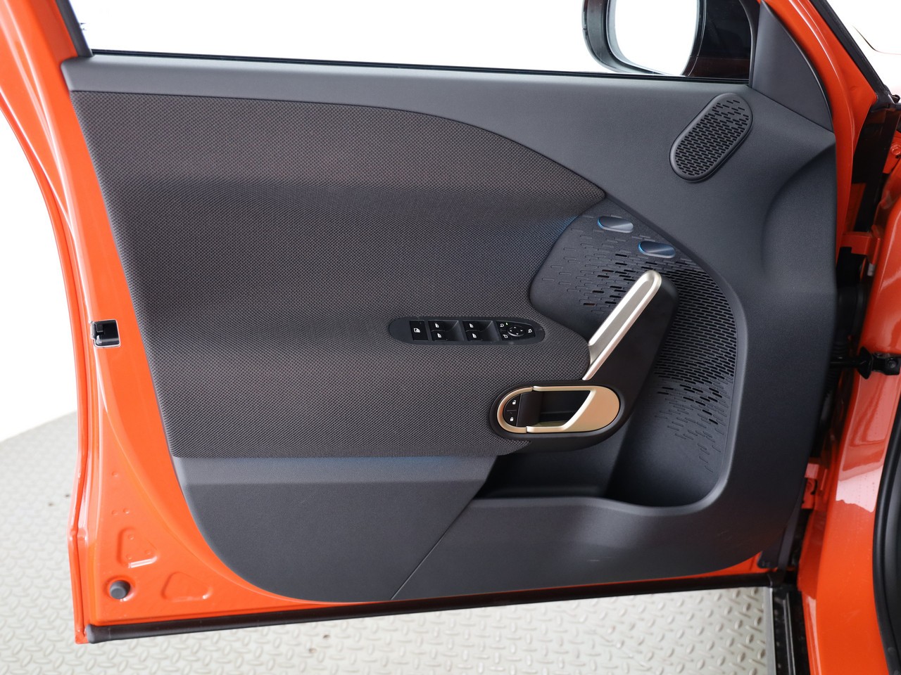 MINI Aceman E-image-9
