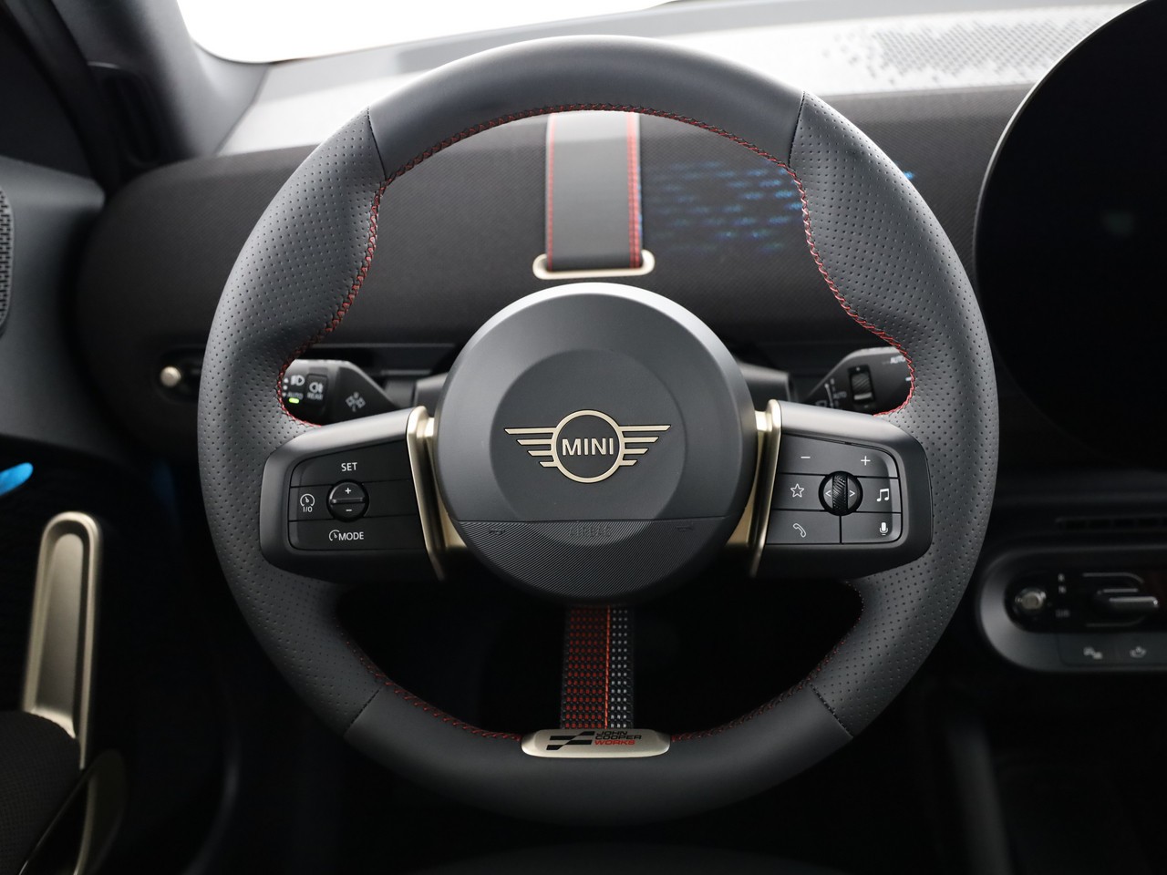 MINI Aceman E-image-16