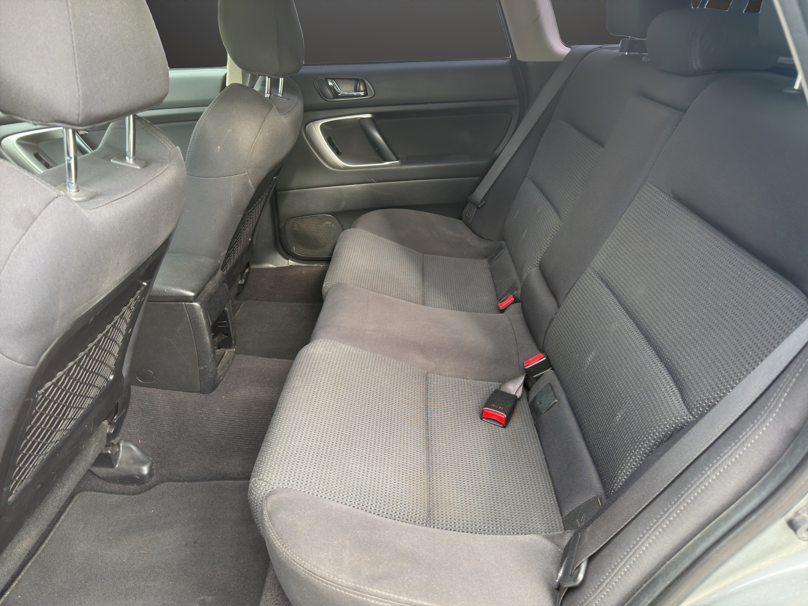 SUBARU Legacy 2.0R AWD Swiss-image-8
