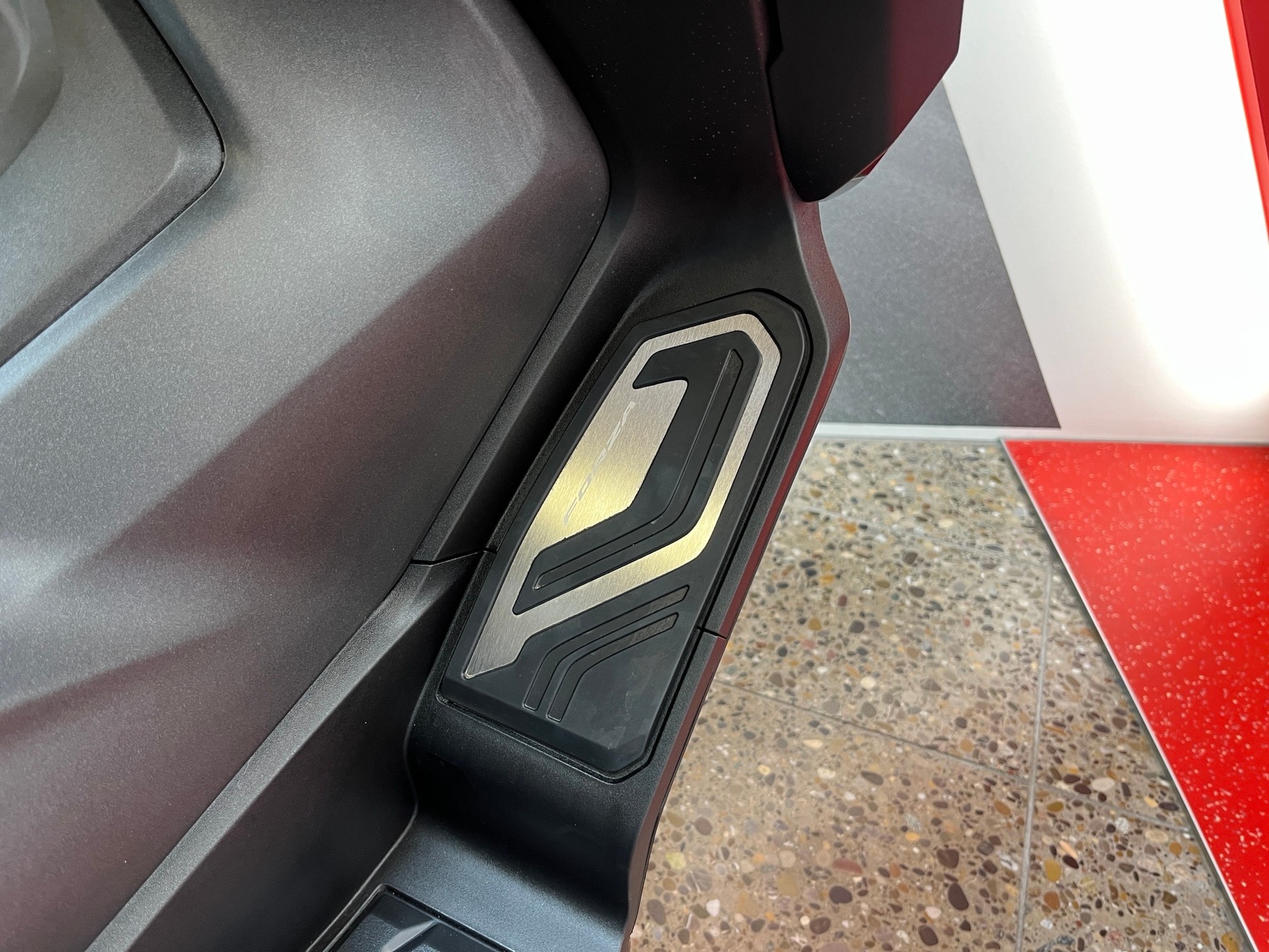 HONDA NSS 350 Special Edition mit Smart Top-Box-image-6