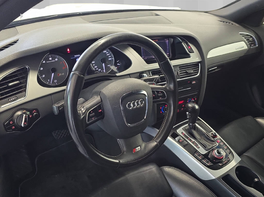AUDI S4 Avant 3.0 V6 TFSI quattro S-Tronic-image-12