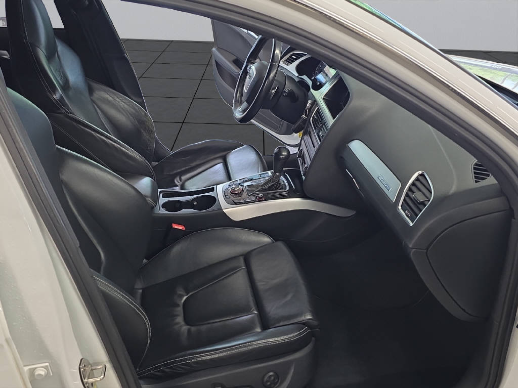 AUDI S4 Avant 3.0 V6 TFSI quattro S-Tronic-image-14