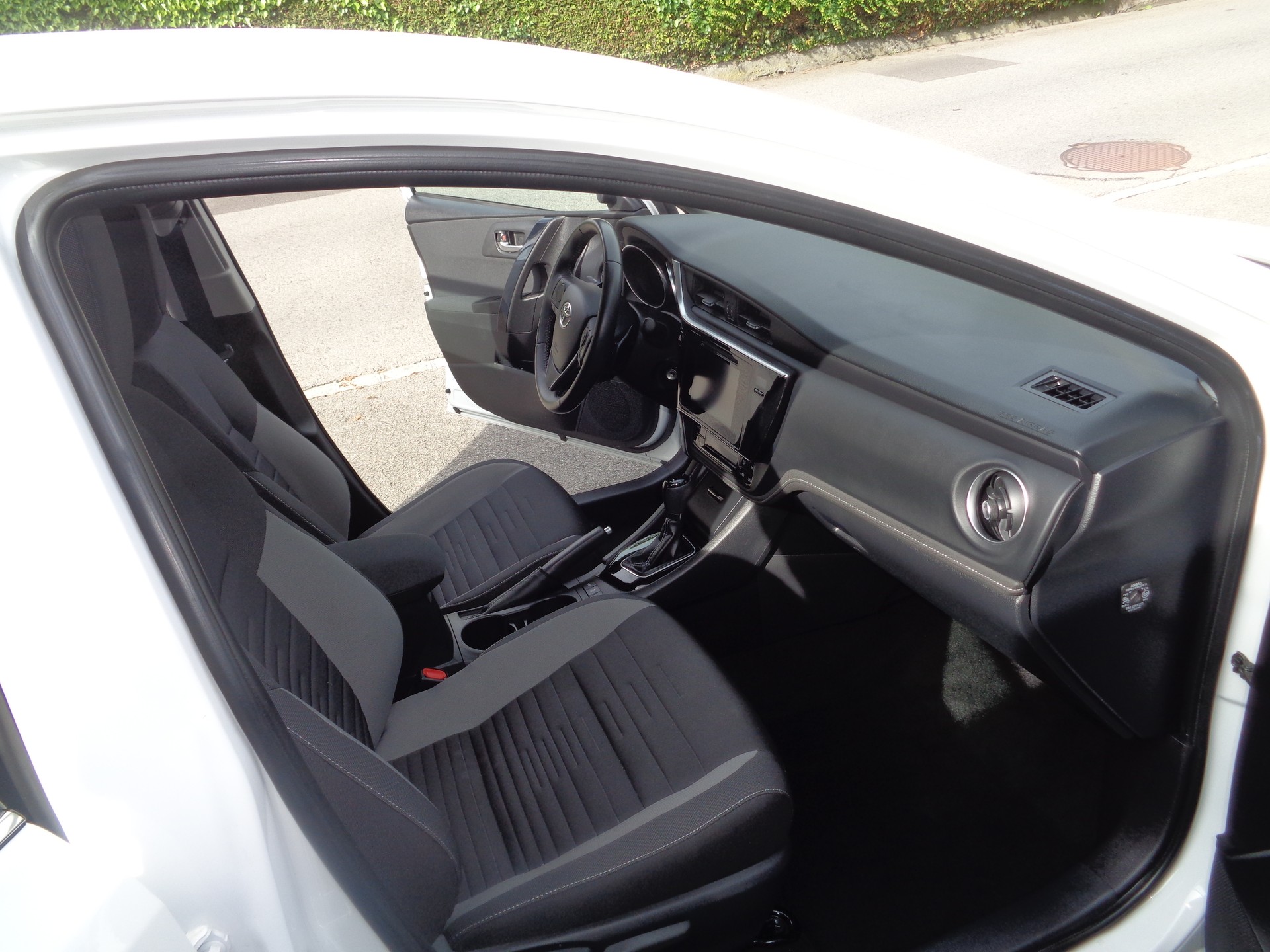 TOYOTA Auris 1.2 Turbo Trend CVT-image-10