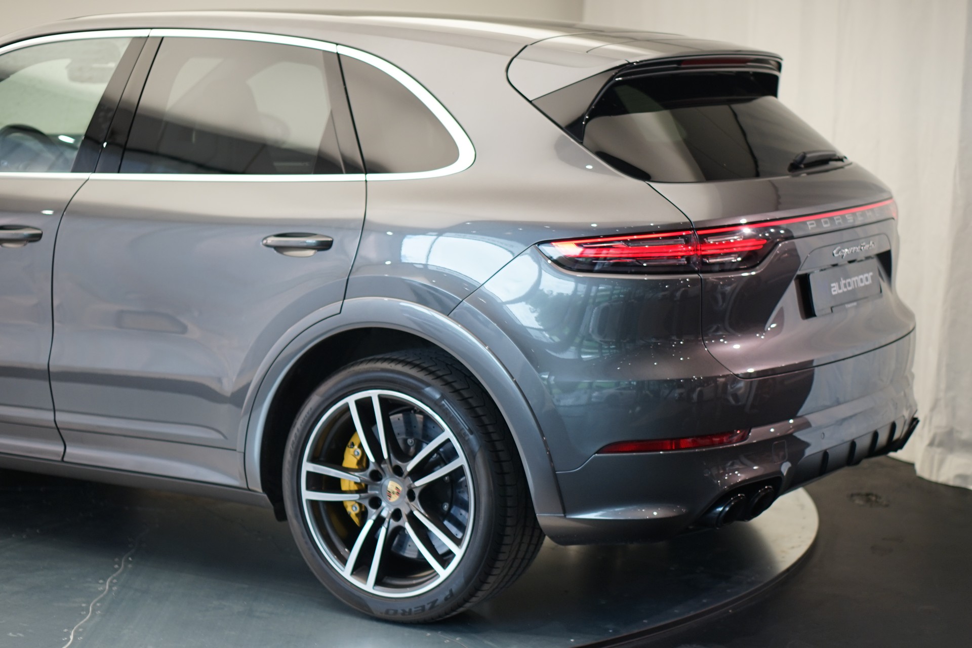 PORSCHE Cayenne Turbo *CH-Fahrzeug*-image-40