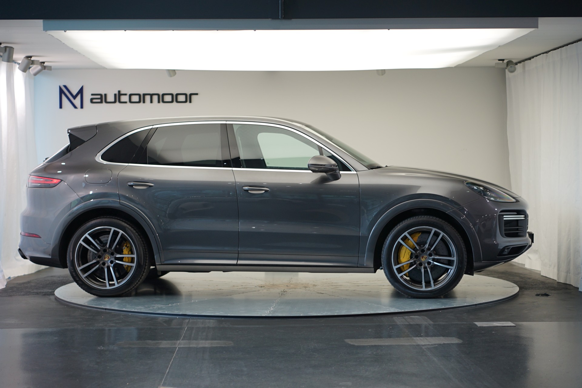 PORSCHE Cayenne Turbo *CH-Fahrzeug*-showroom-element-3