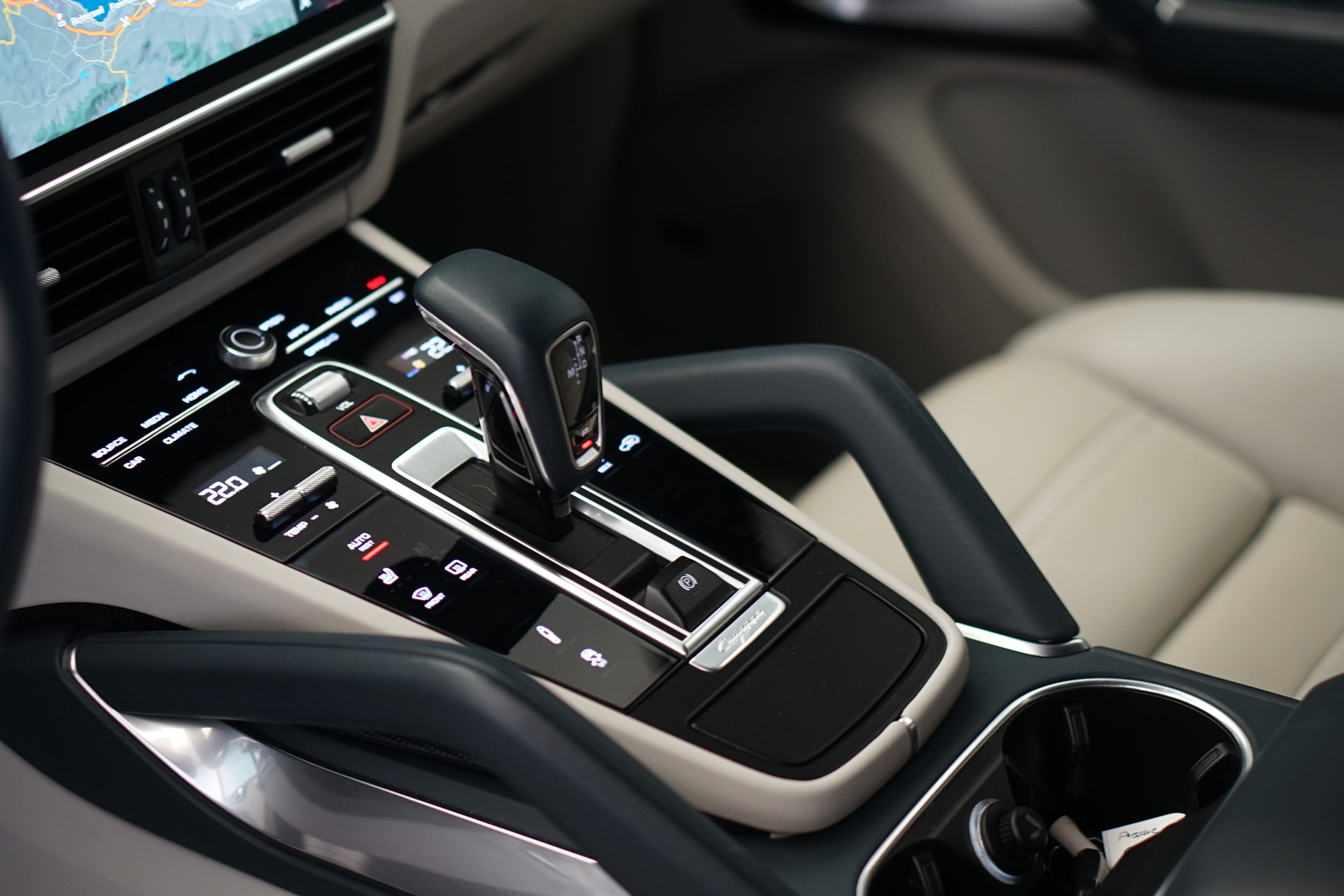 PORSCHE Cayenne Turbo *CH-Fahrzeug*-image-29