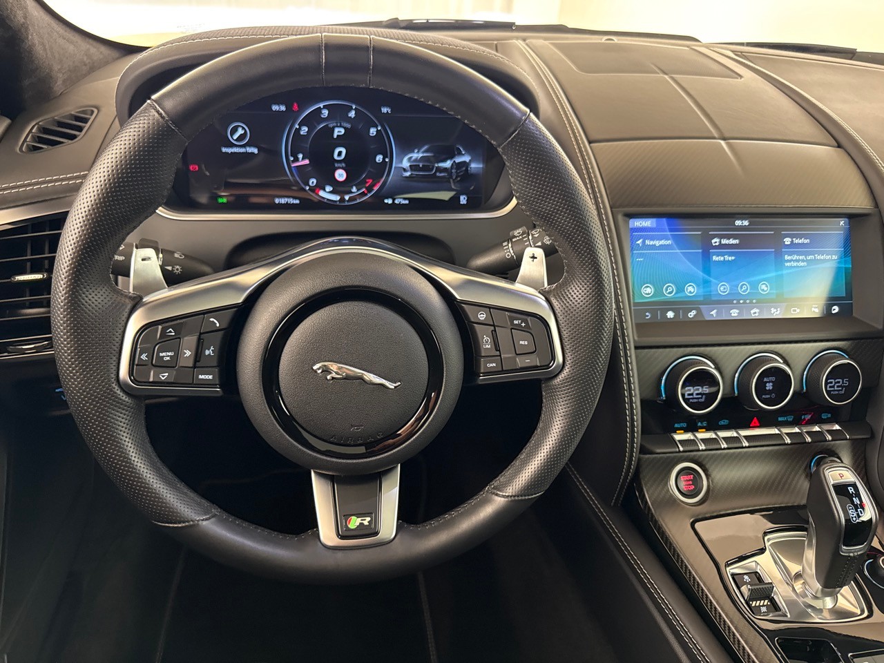 JAGUAR F-Type 5.0 V8 R75 AWD-image-10