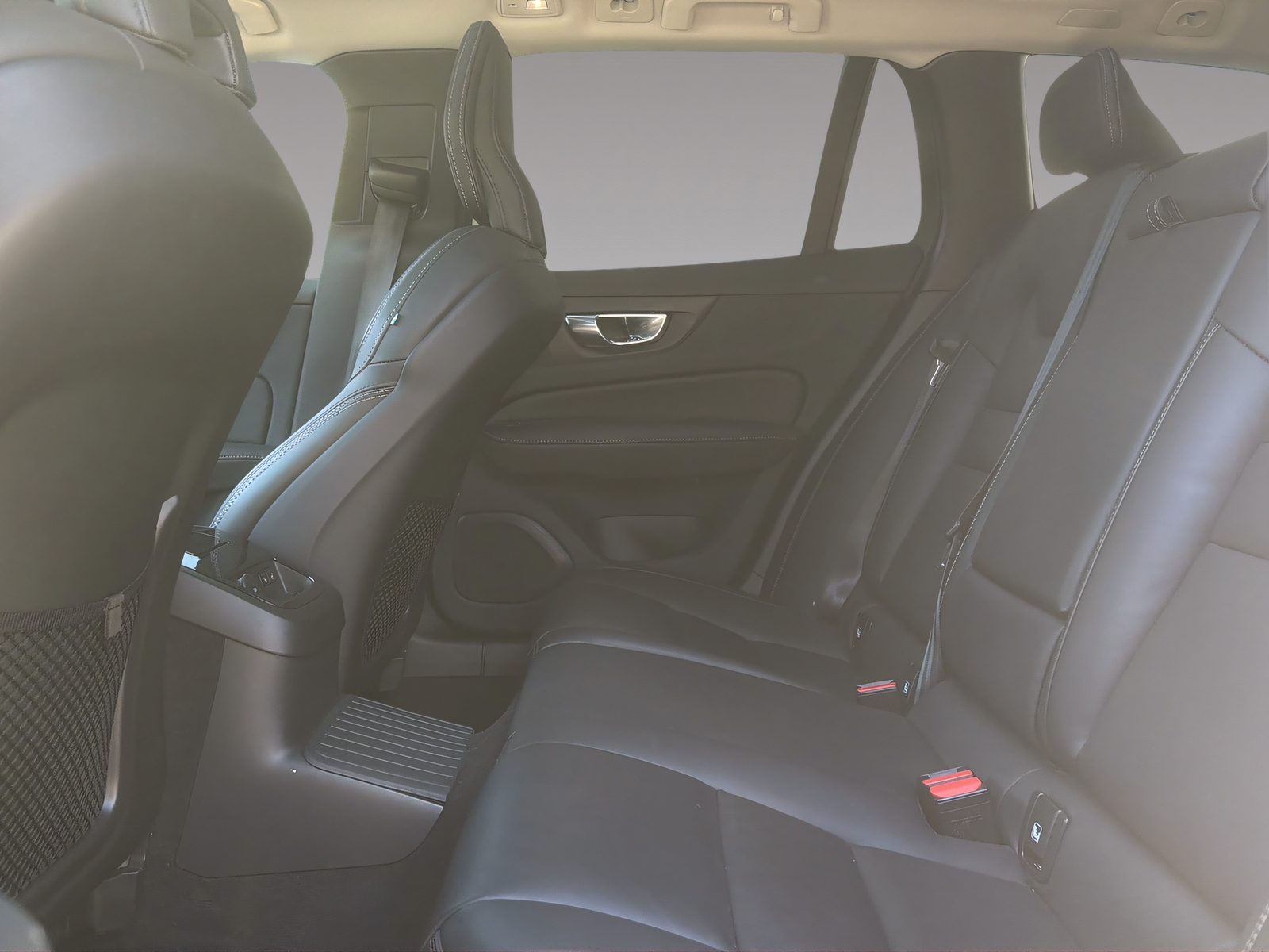 VOLVO V60 2.0 T6 TE Ultimate Dark eAWD-image-16