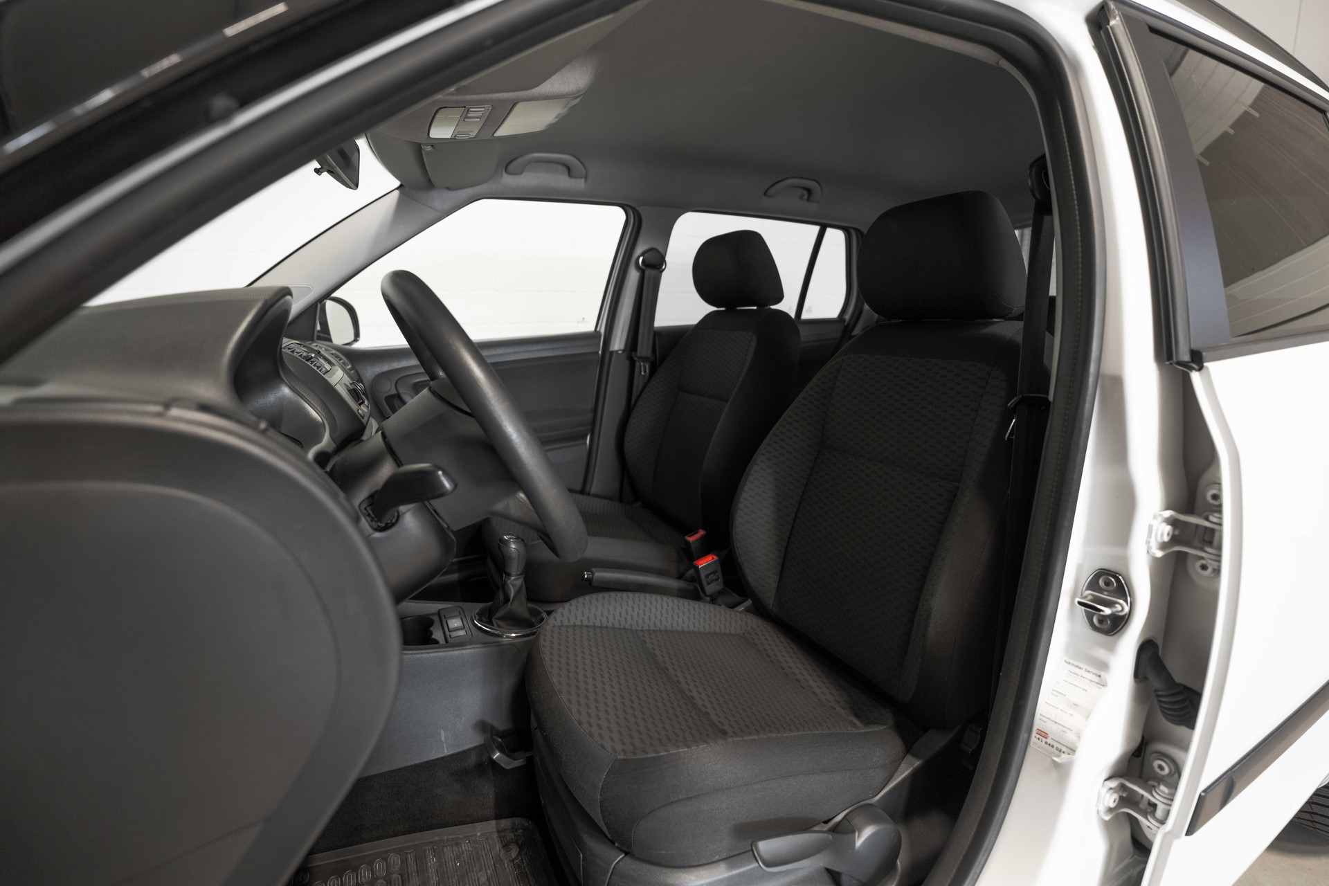 SKODA Fabia 1.2 Ambition-image-8