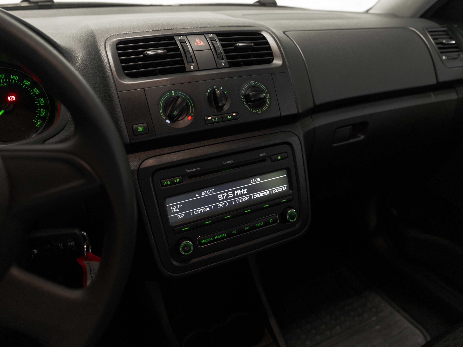 SKODA Fabia 1.2 Ambition-image-24