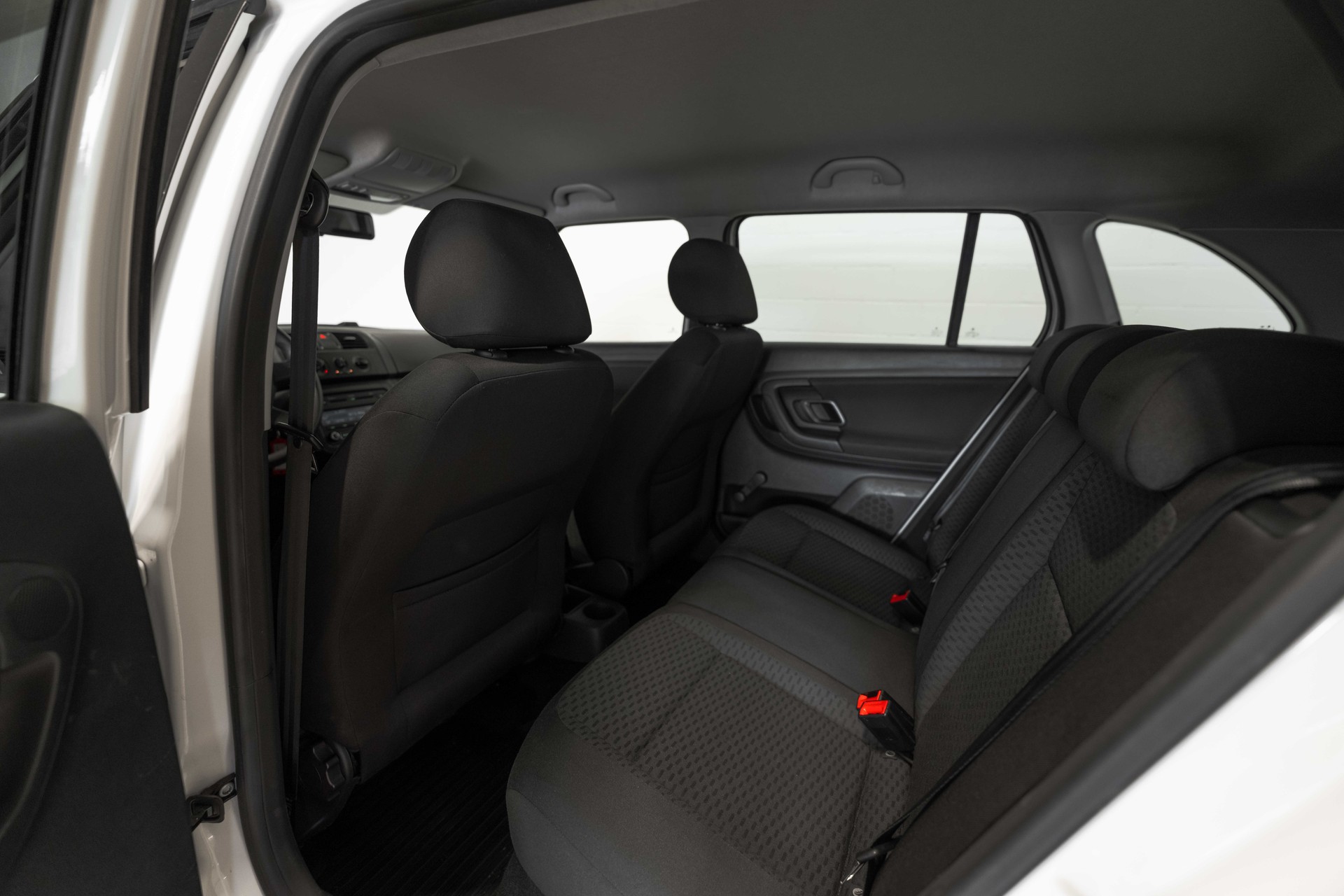 SKODA Fabia 1.2 Ambition-image-9