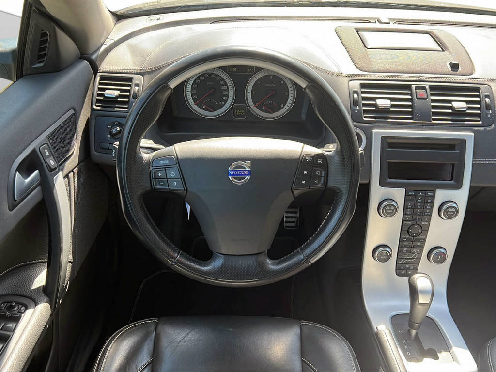 VOLVO C70 Cabriolet 2.0 D3 Inscription-image-12