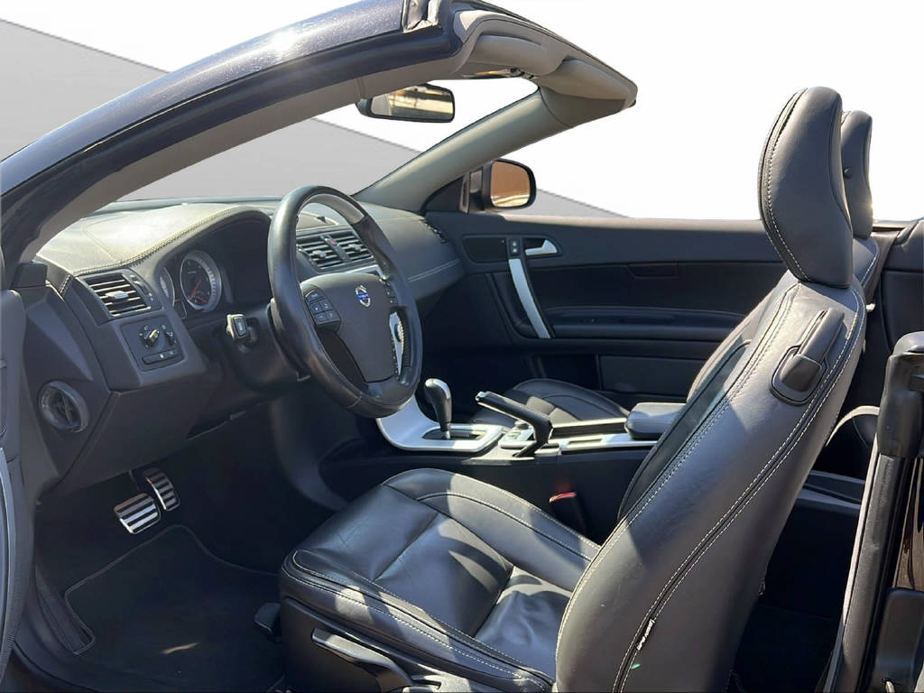 VOLVO C70 Cabriolet 2.0 D3 Inscription-image-16
