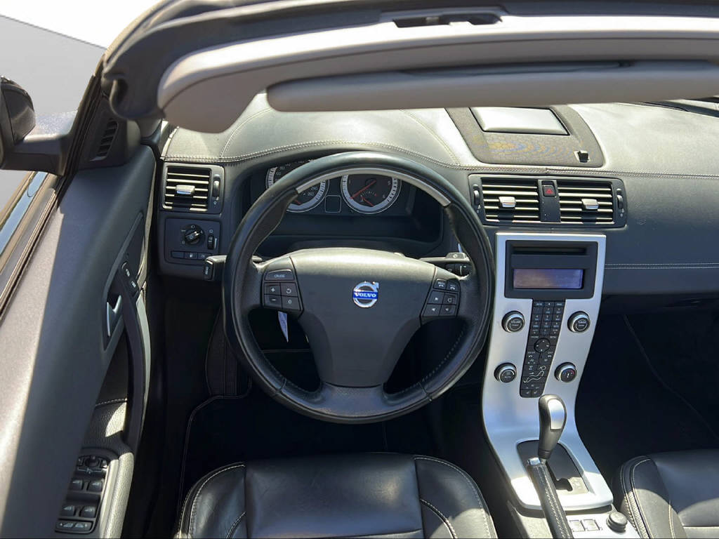 VOLVO C70 Cabriolet 2.0 D3 Inscription-image-15
