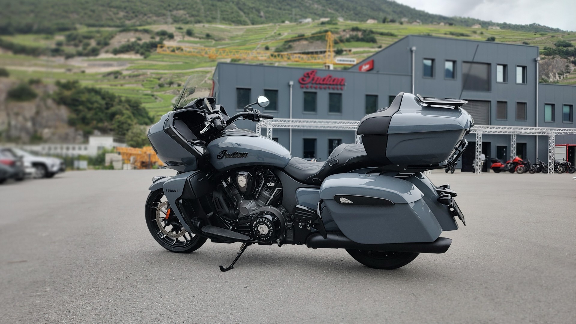 INDIAN Pursuit Dark Horse-image-0