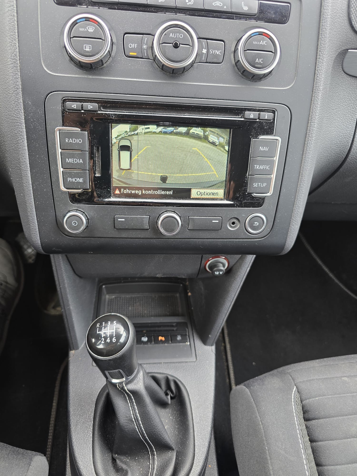 VW Touran 1.6 TDI BlueMotion Technology Comfortline-image-15