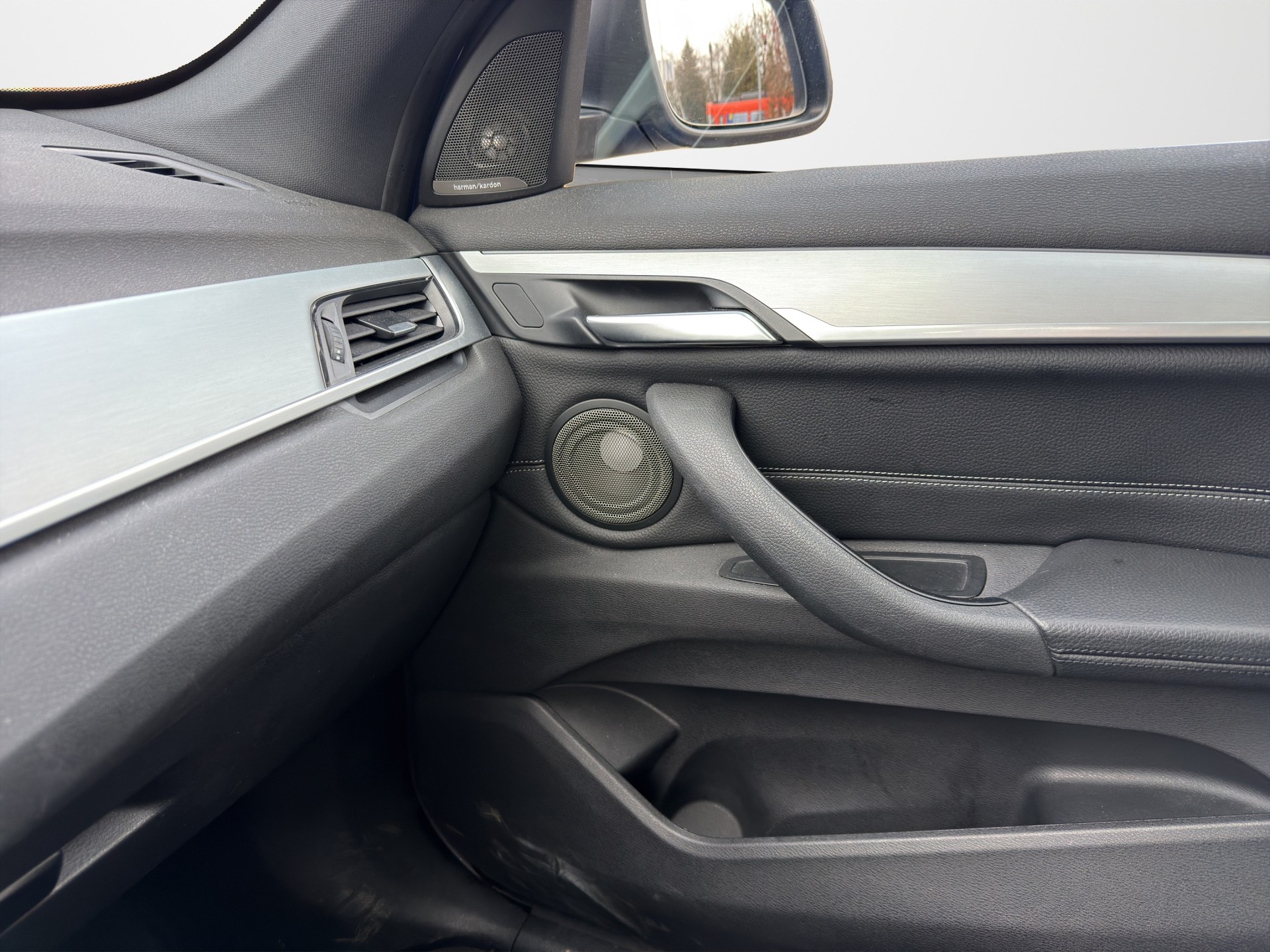 BMW X1 sDrive 18d M Sport Steptronic-image-13