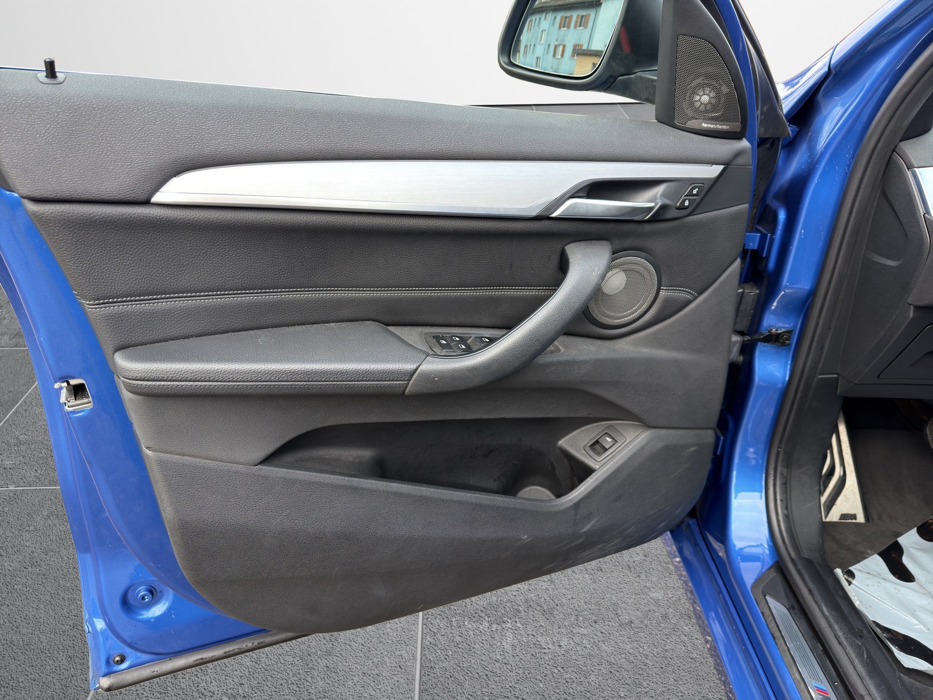 BMW X1 sDrive 18d M Sport Steptronic-image-14