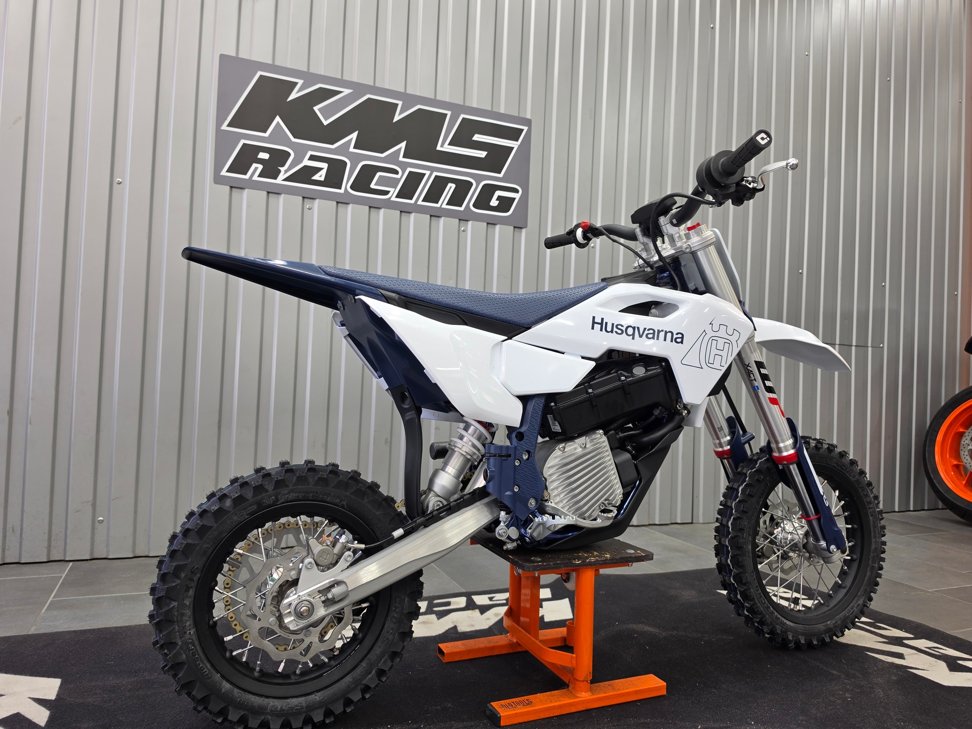 HUSQVARNA EE 5-image-4