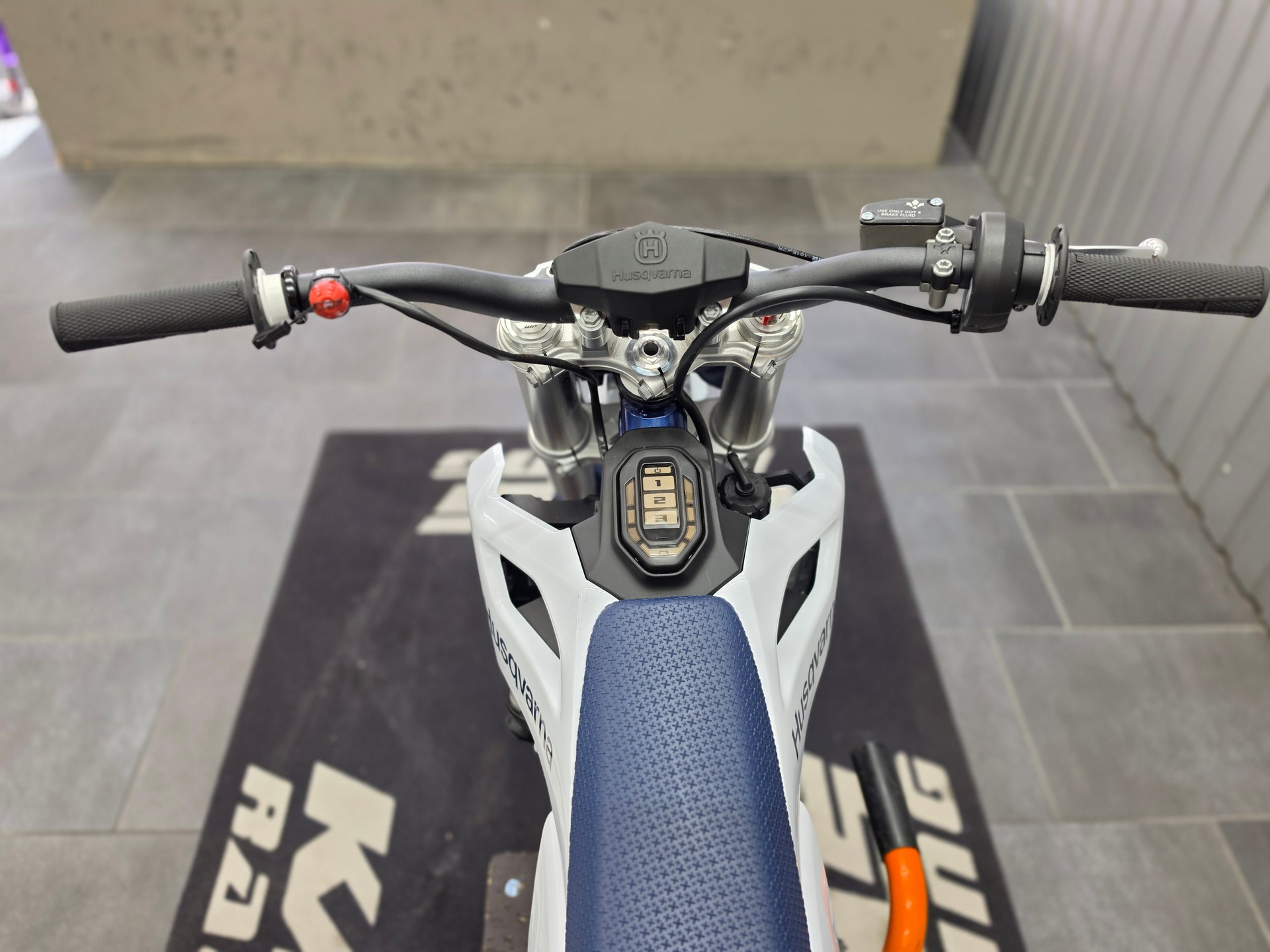 HUSQVARNA EE 5-image-11
