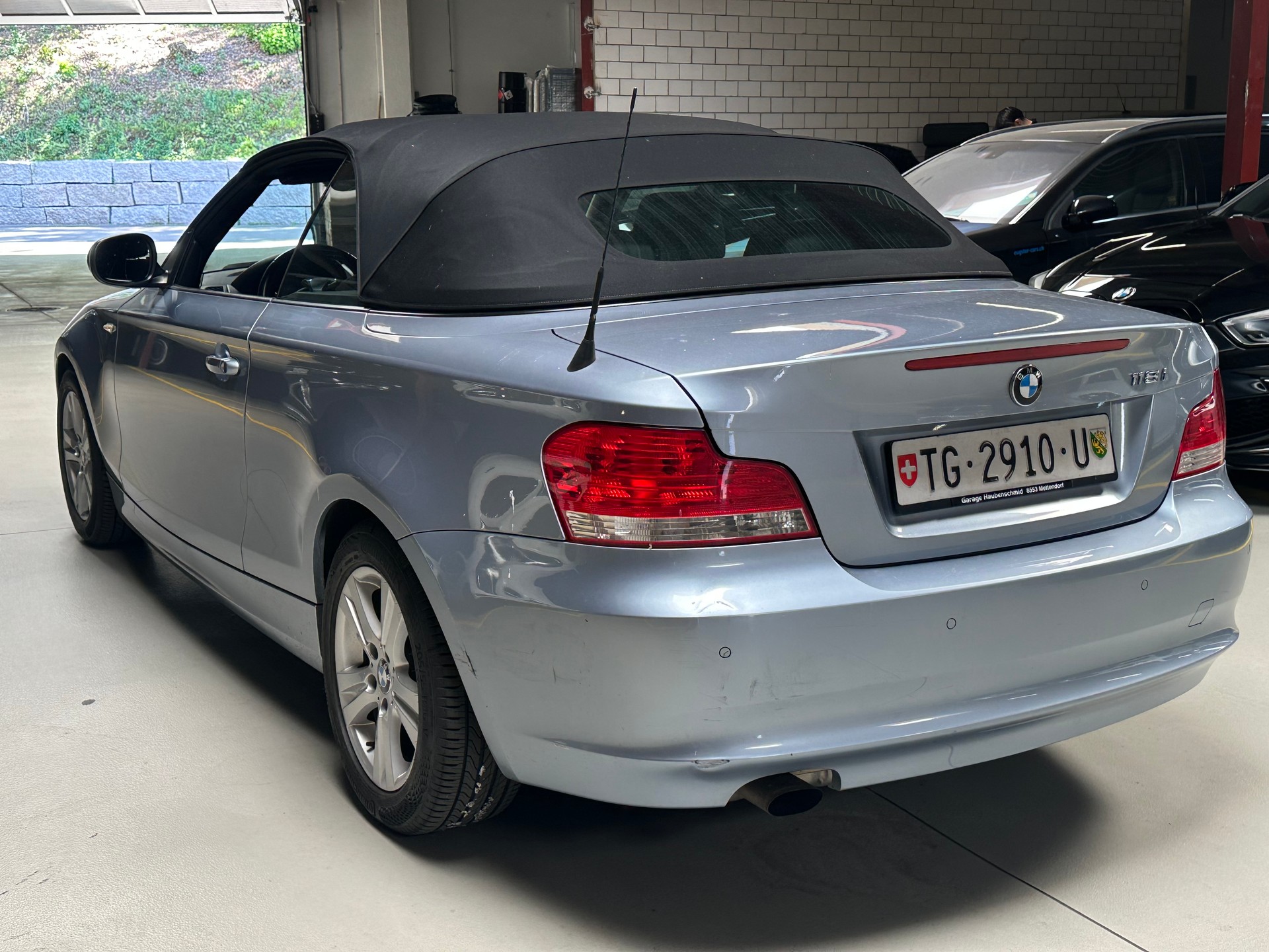 BMW 118i Cabrio-image-4