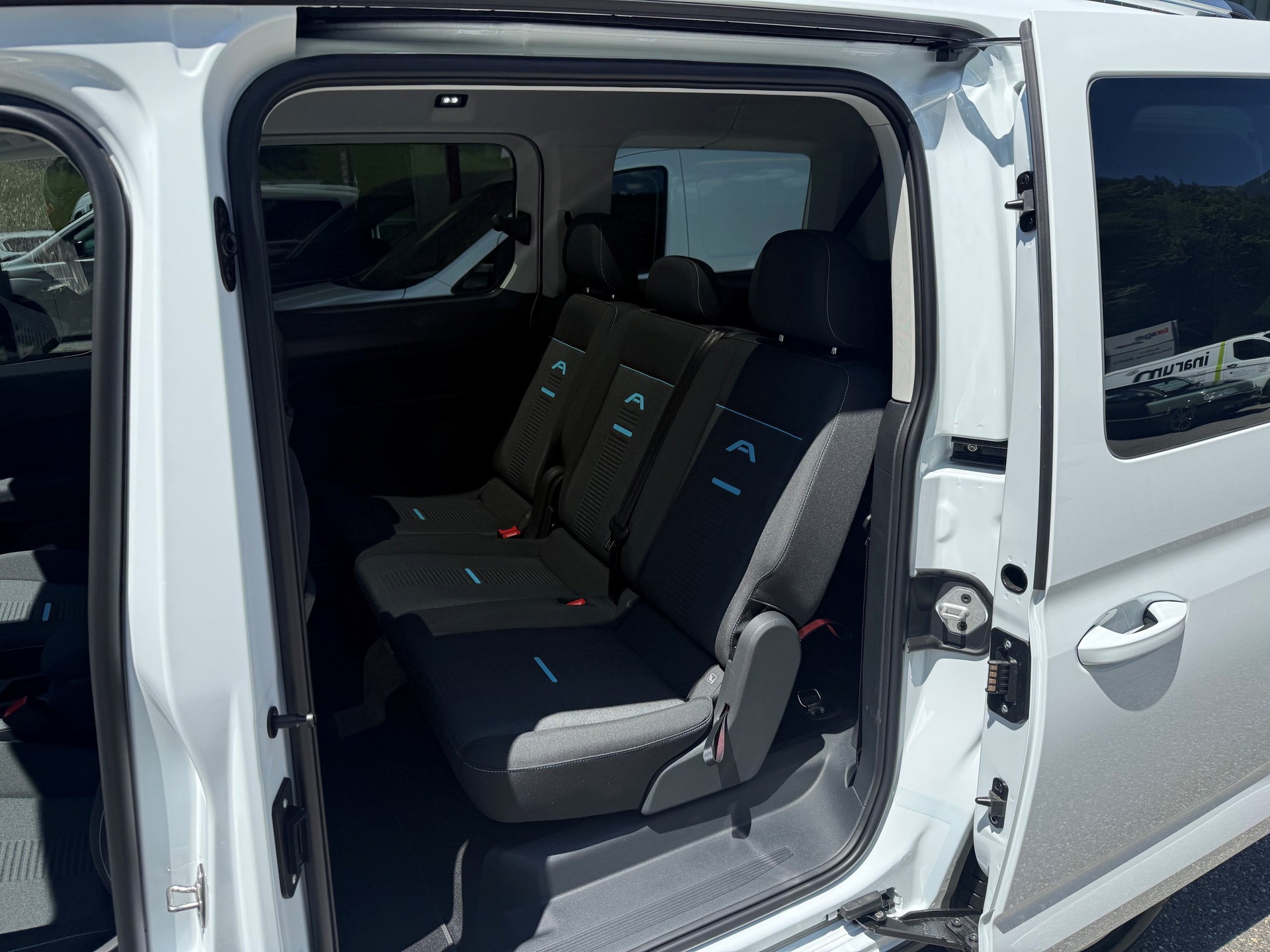 FORD Grand Tourneo Connect 2.0 EcoBlue AWD Active-image-7