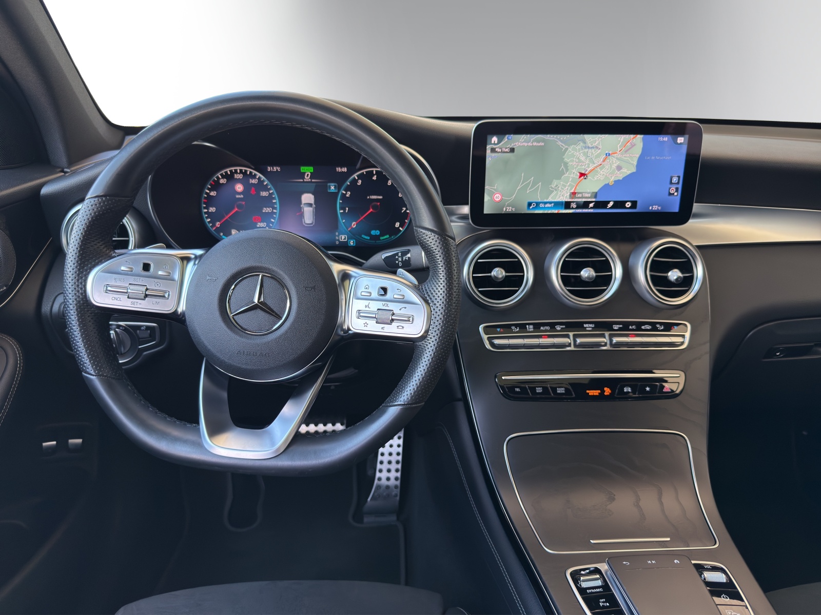 MERCEDES-BENZ GLC 200 AMG Line 4Matic-image-12