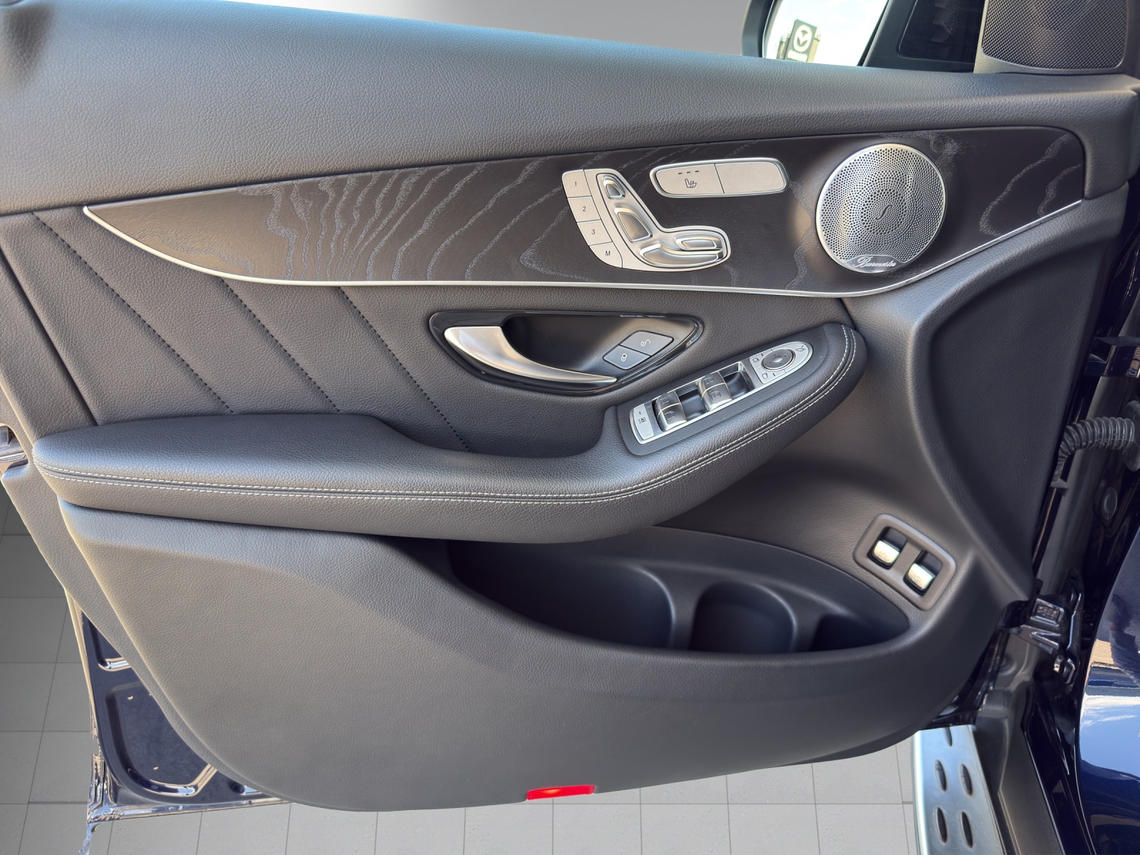 MERCEDES-BENZ GLC 200 AMG Line 4Matic-image-7
