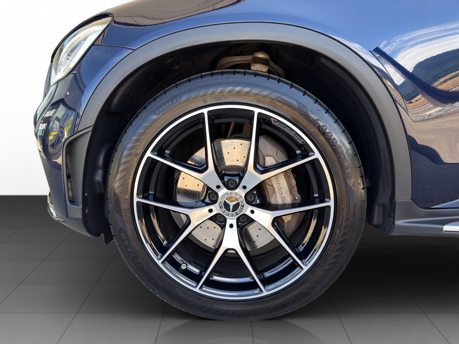 MERCEDES-BENZ GLC 200 AMG Line 4Matic-image-5